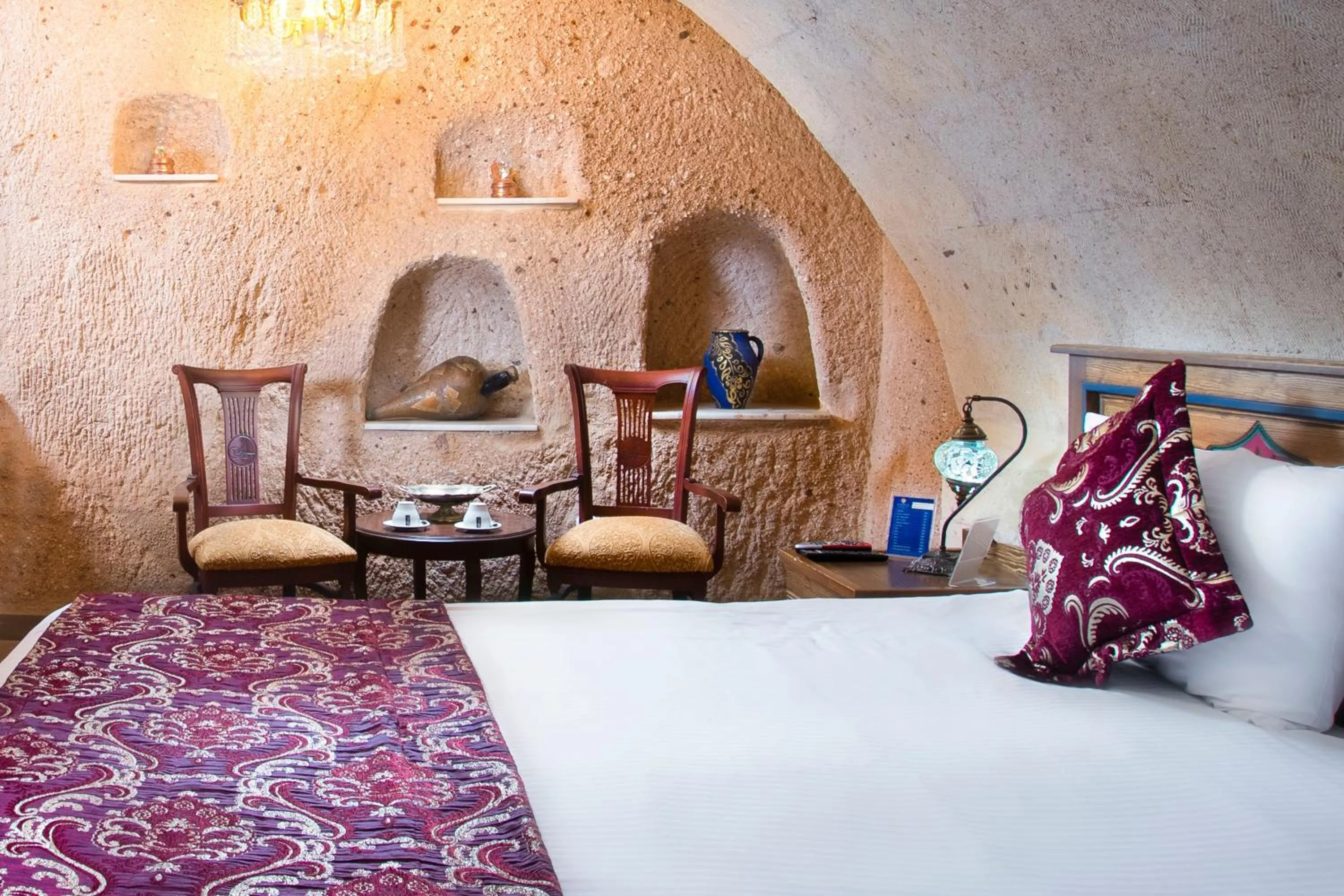 Bed in Cappadocia Fairy Chimneys Selfie Cave Hotels - Special Class
