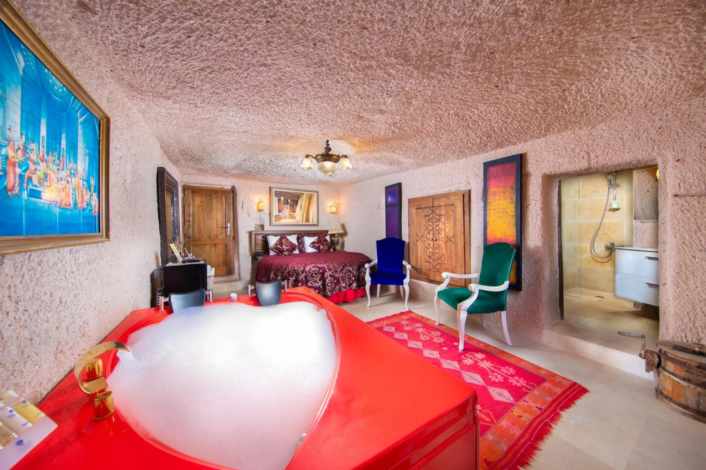 Fairy Chimney Suite with Ballon View in Cappadocia Fairy Chimneys Selfie Cave Hotels - Special Class Fairy Chimney Suite with Ballon View in Cappadocia Fairy Chimneys Selfie Cave Hotels - Special Class