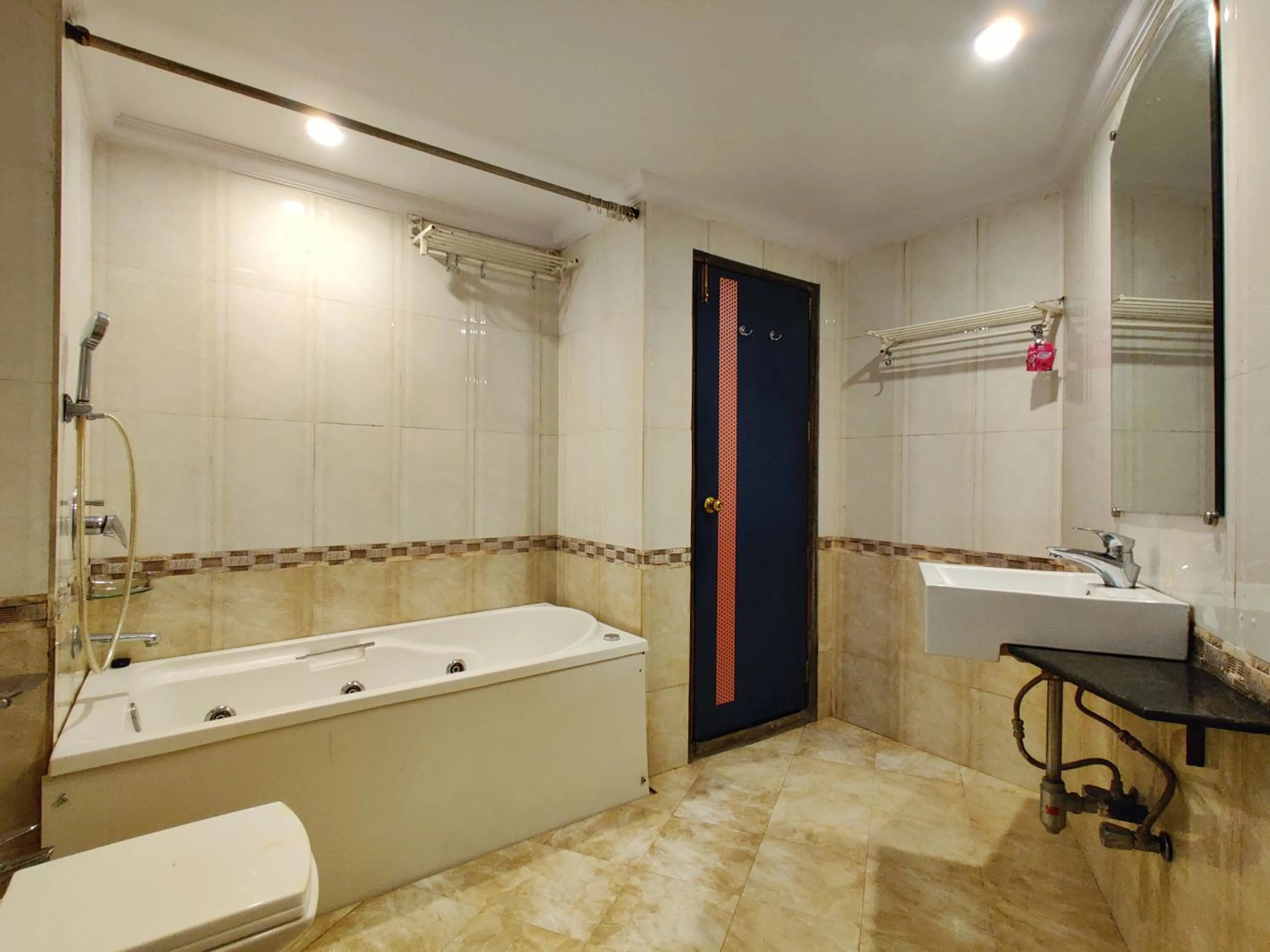 Bath in Hotel Pratap Heritage