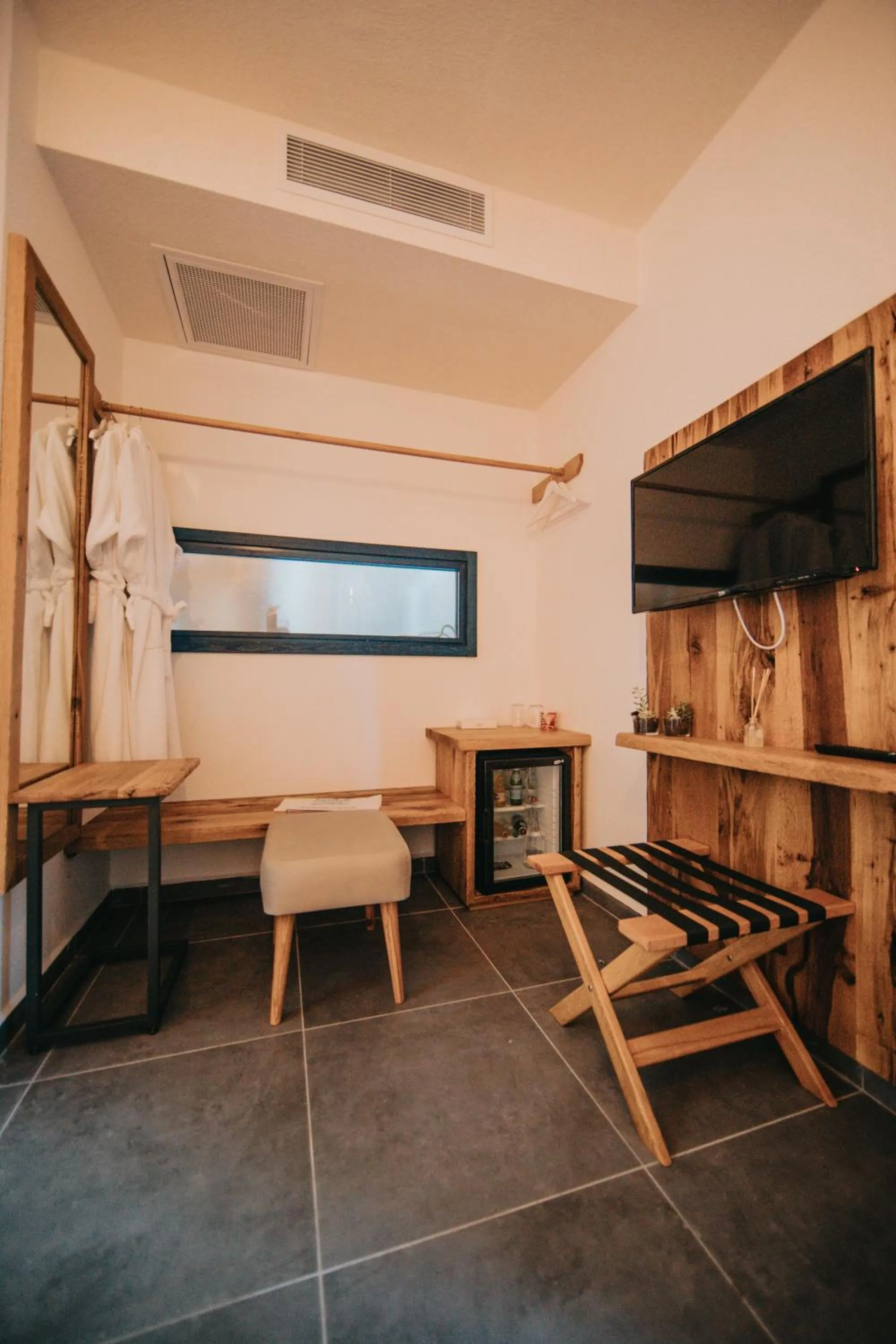 TV and multimedia in Büyükada Loc'ada