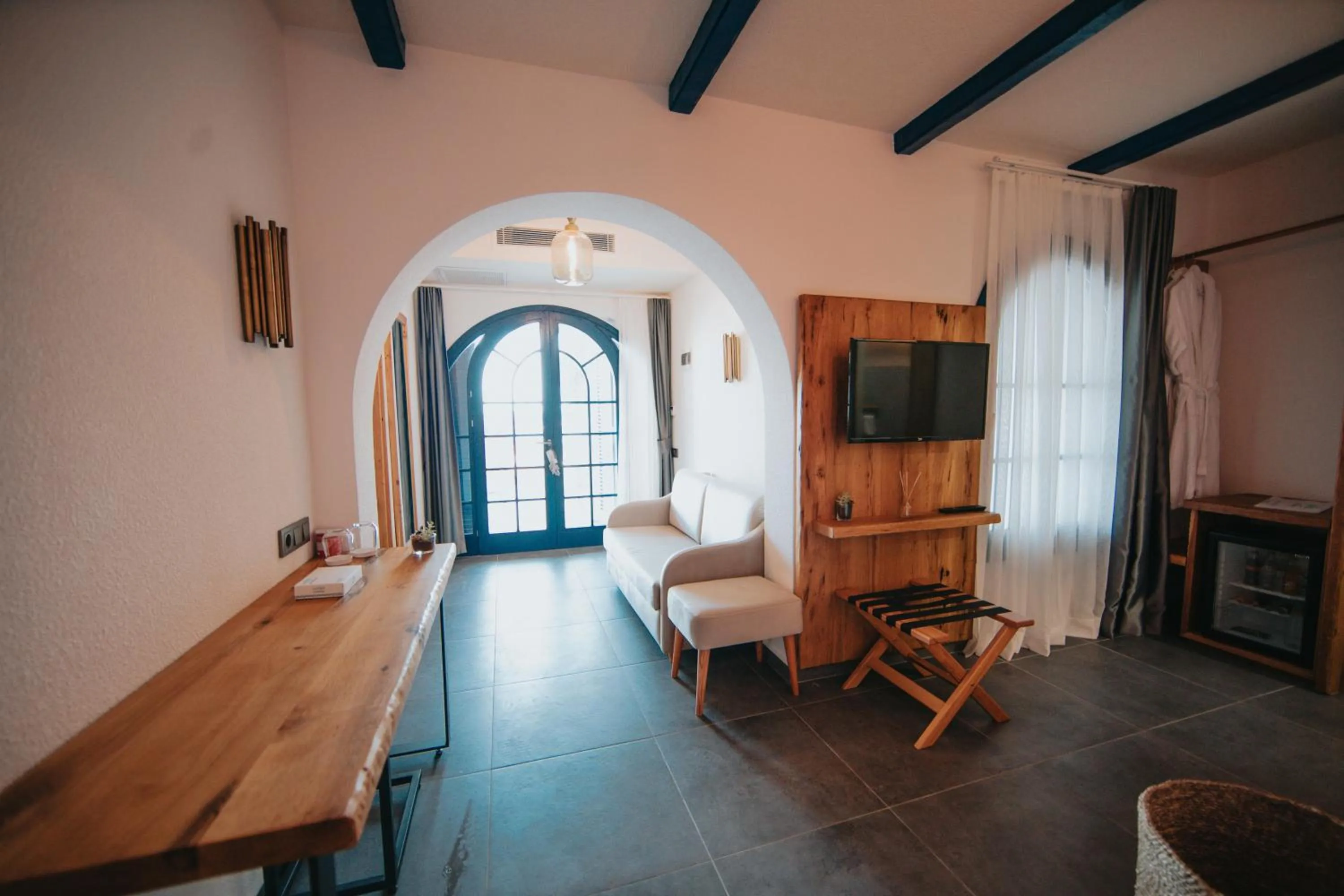 TV and multimedia in Büyükada Loc'ada