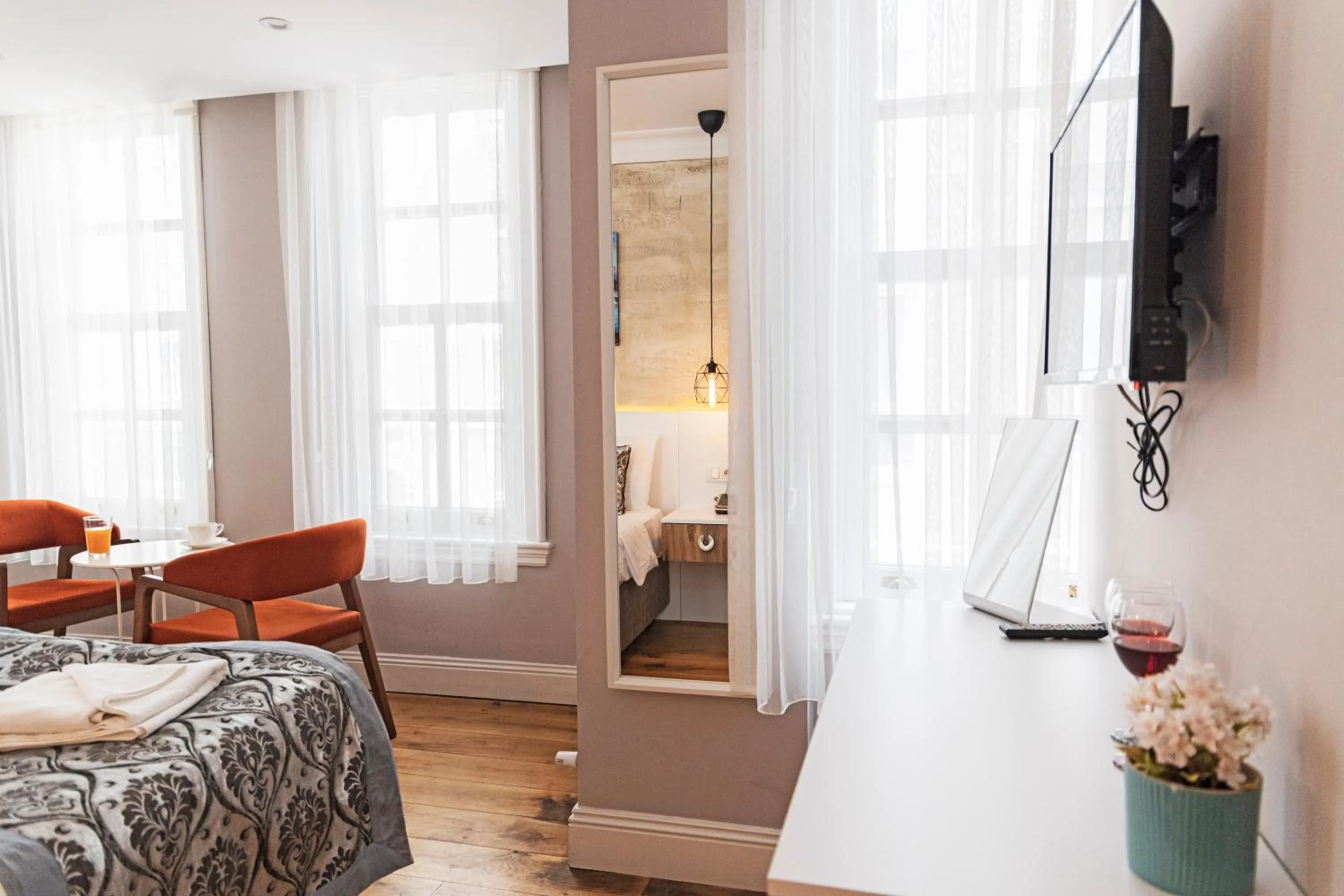 Living room, Bed in Galata Door Hotel