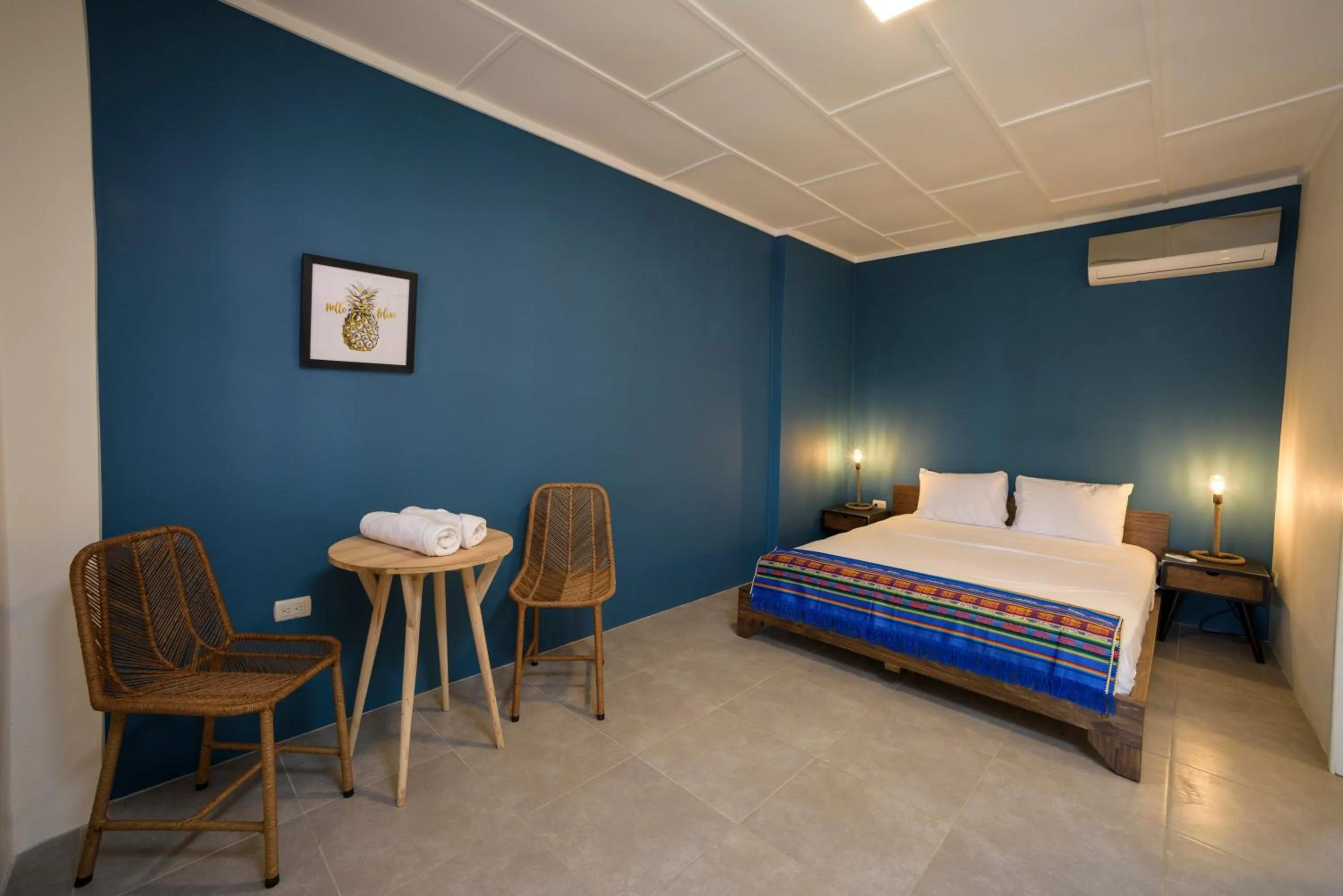 Photo of the whole room, Bed in Slumber Party Montañita