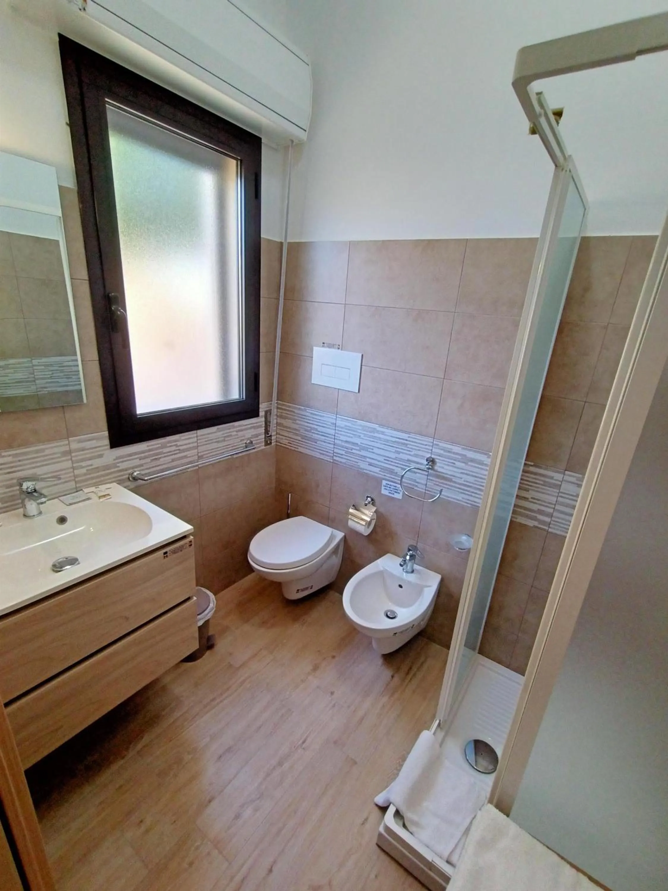 Shower in B&B Villa Sara Falconara