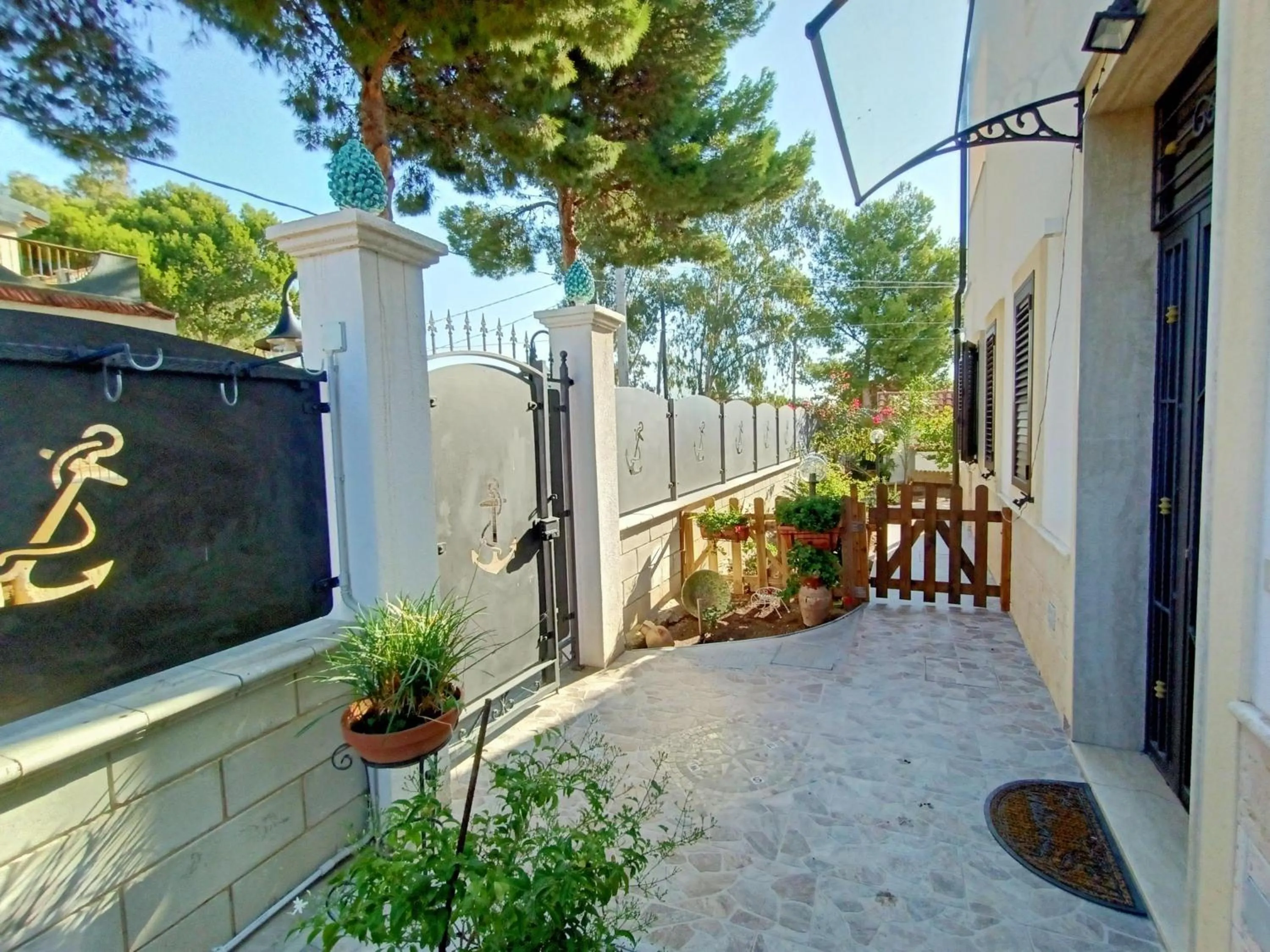 Patio in B&B Villa Sara Falconara