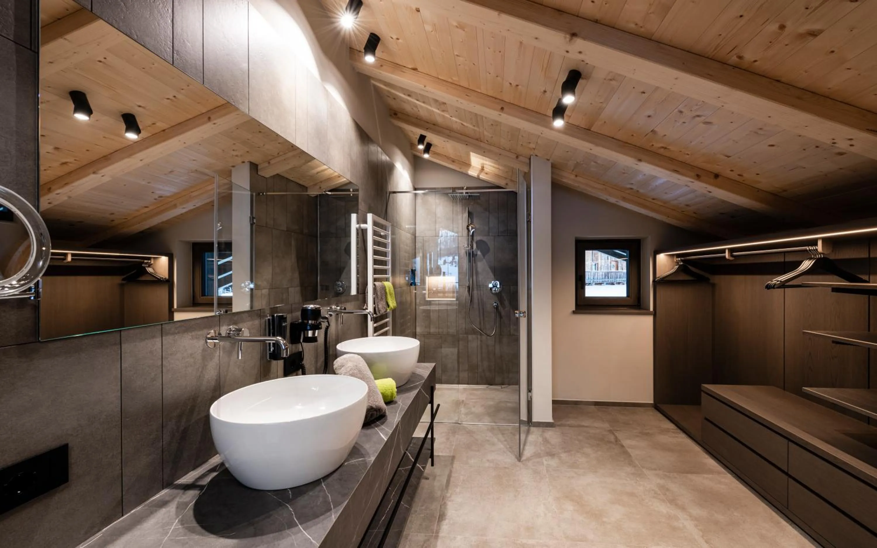 Shower in Surega - Idyllic Farmhouse