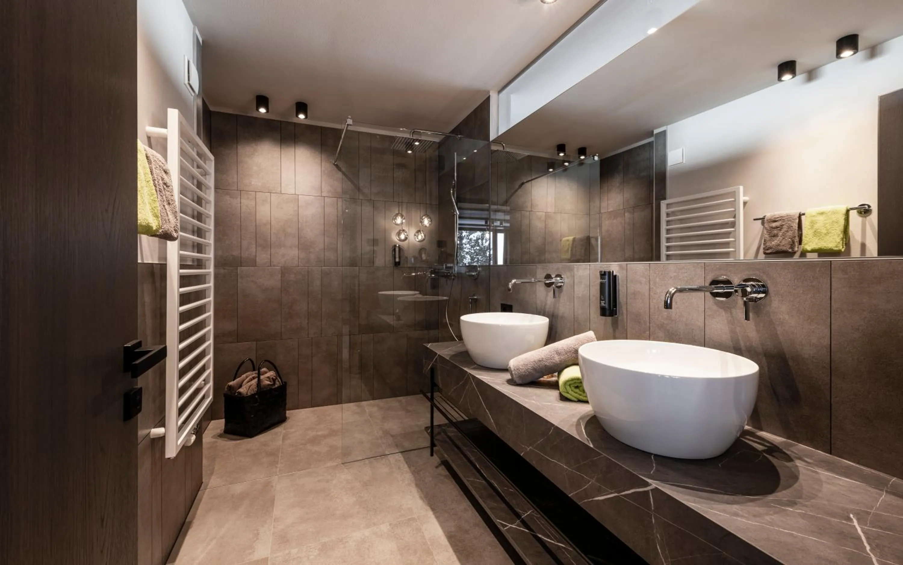 Shower in Surega - Idyllic Farmhouse