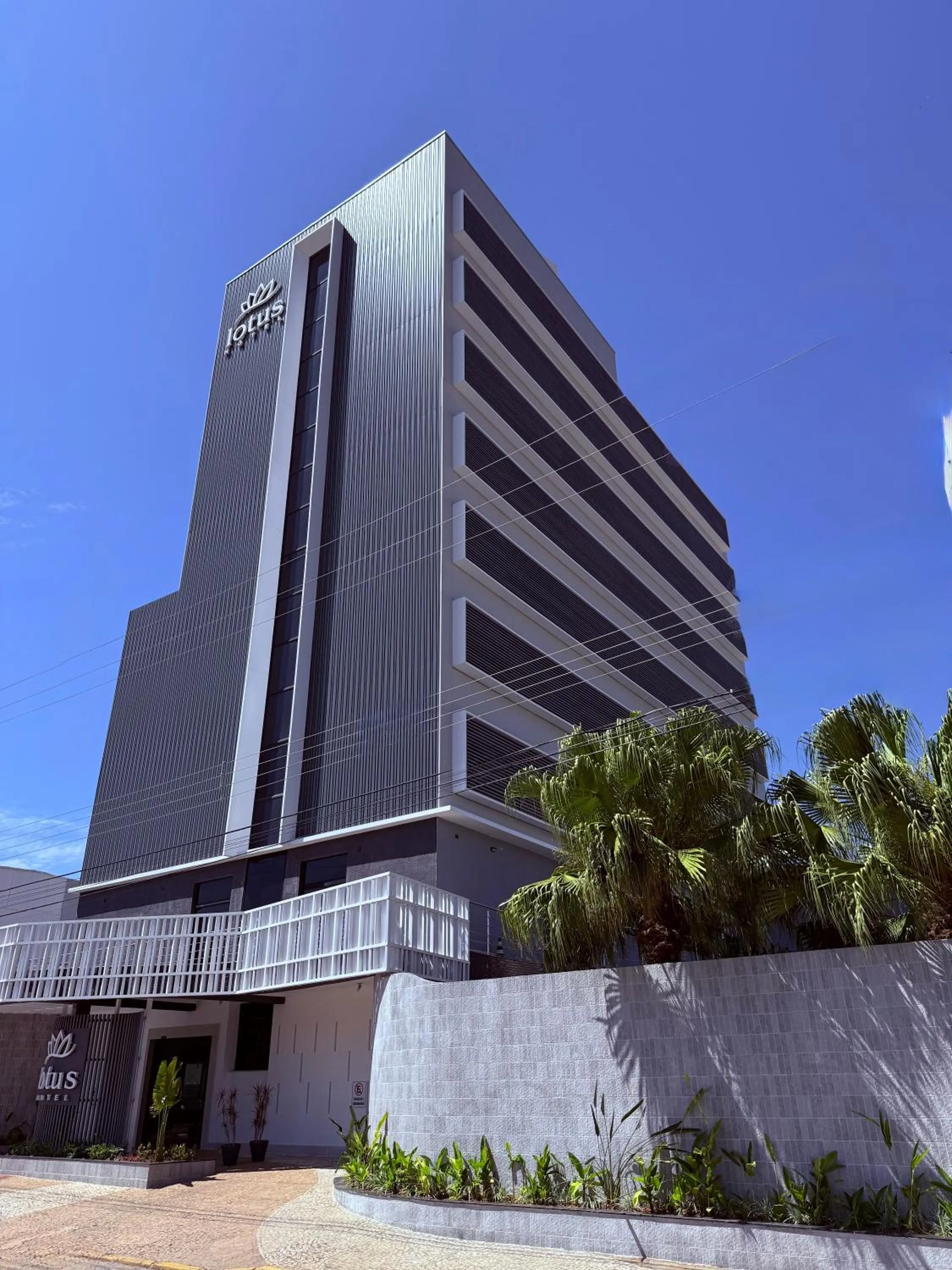 Property building in Lotus Hotel - à 6 km do Santuário de Aparecida-SP