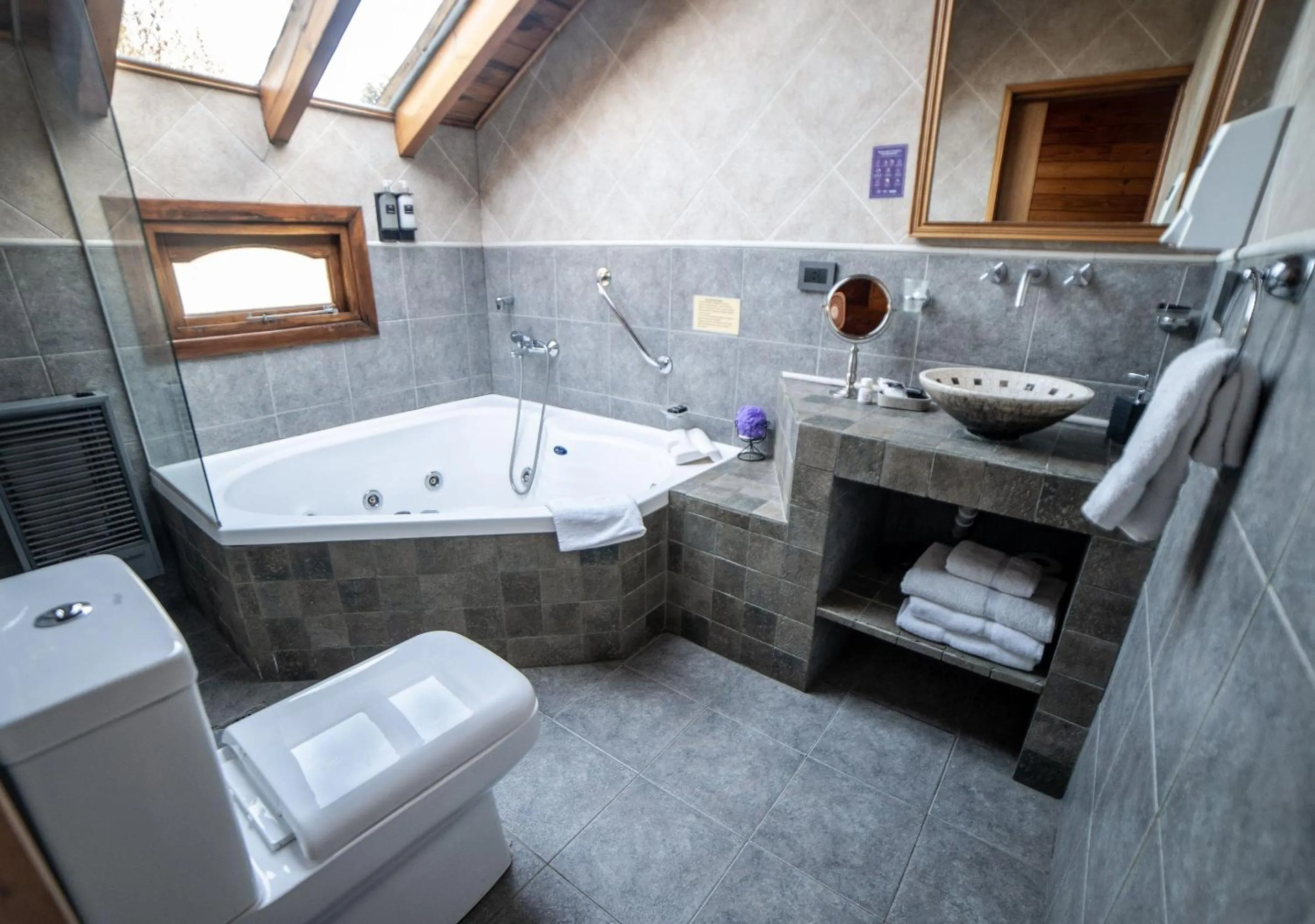 Bath in Guardianes Del Bayo