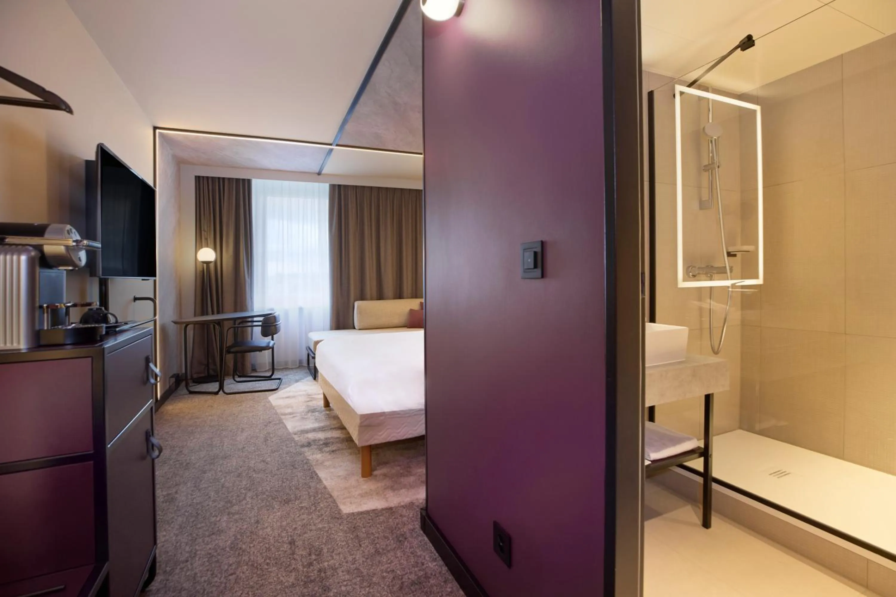 Bedroom, Bed in Novotel Zürich Airport Messe - newly renovated