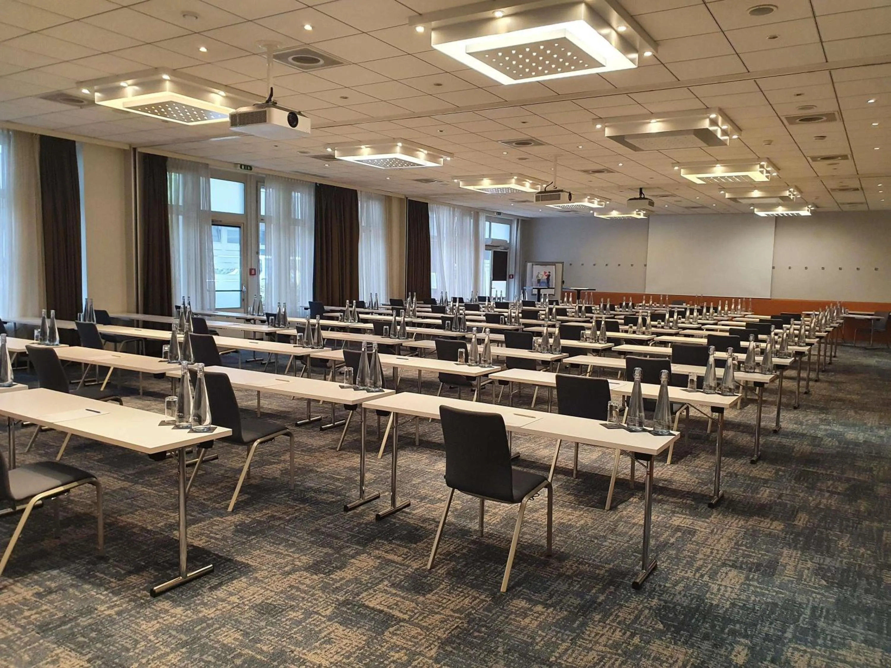 Meeting/conference room in Novotel Zürich Airport Messe - newly renovated