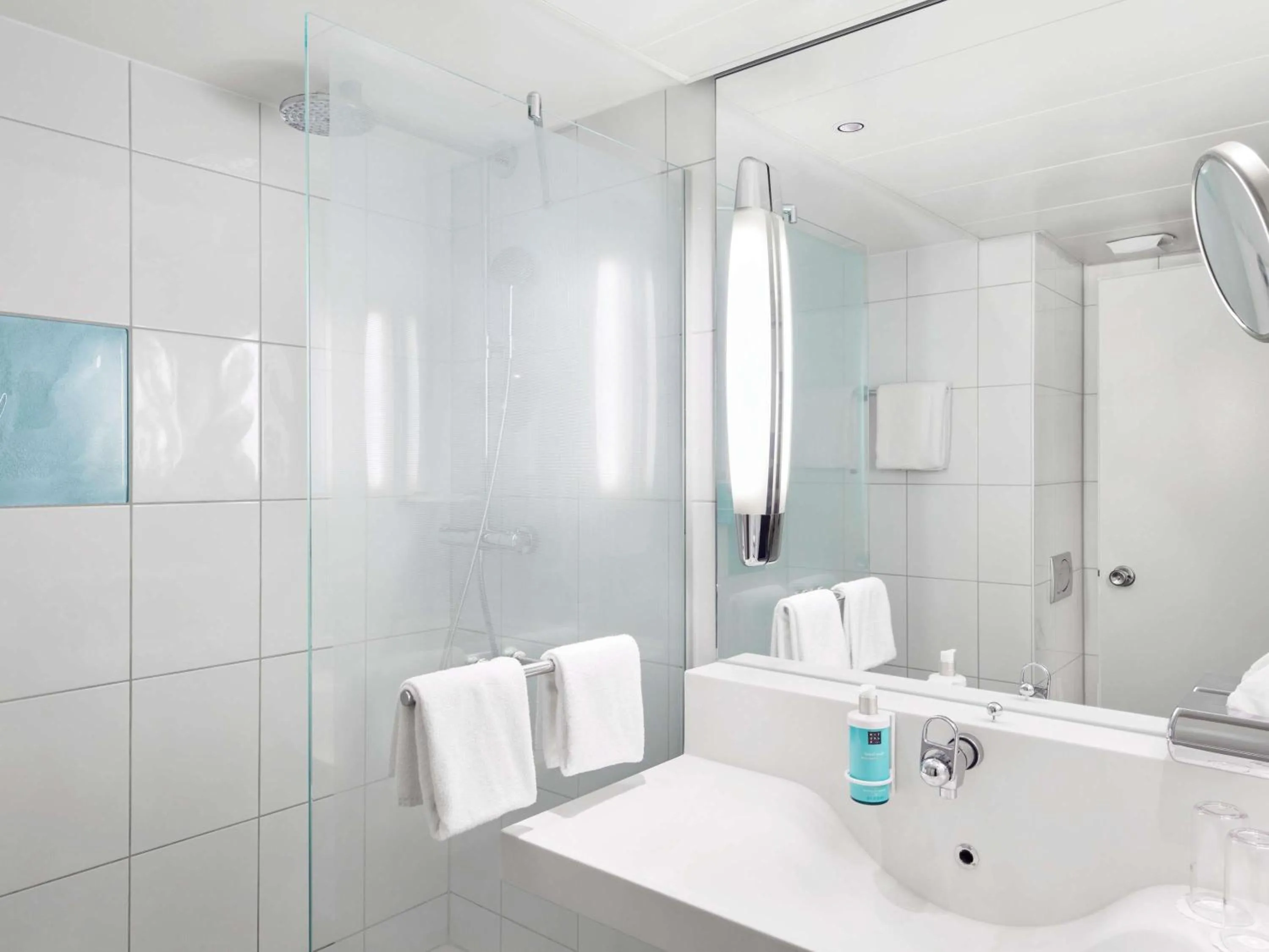 Bedroom in Novotel Zürich Airport Messe - newly renovated