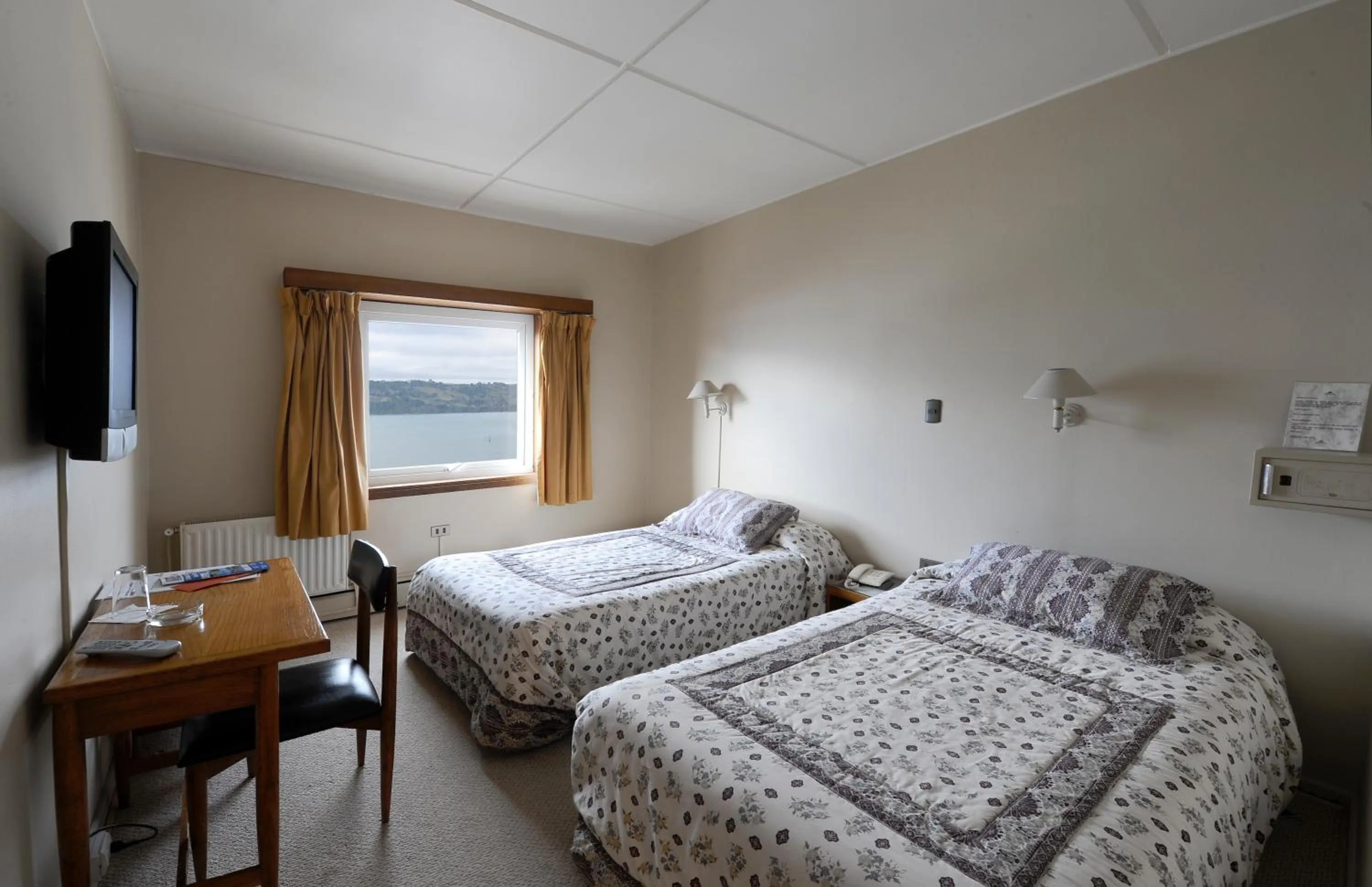 Photo of the whole room, Bed in Hotel de Castro