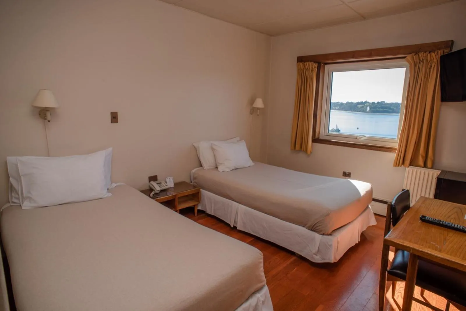 Photo of the whole room, Bed in Hotel de Castro