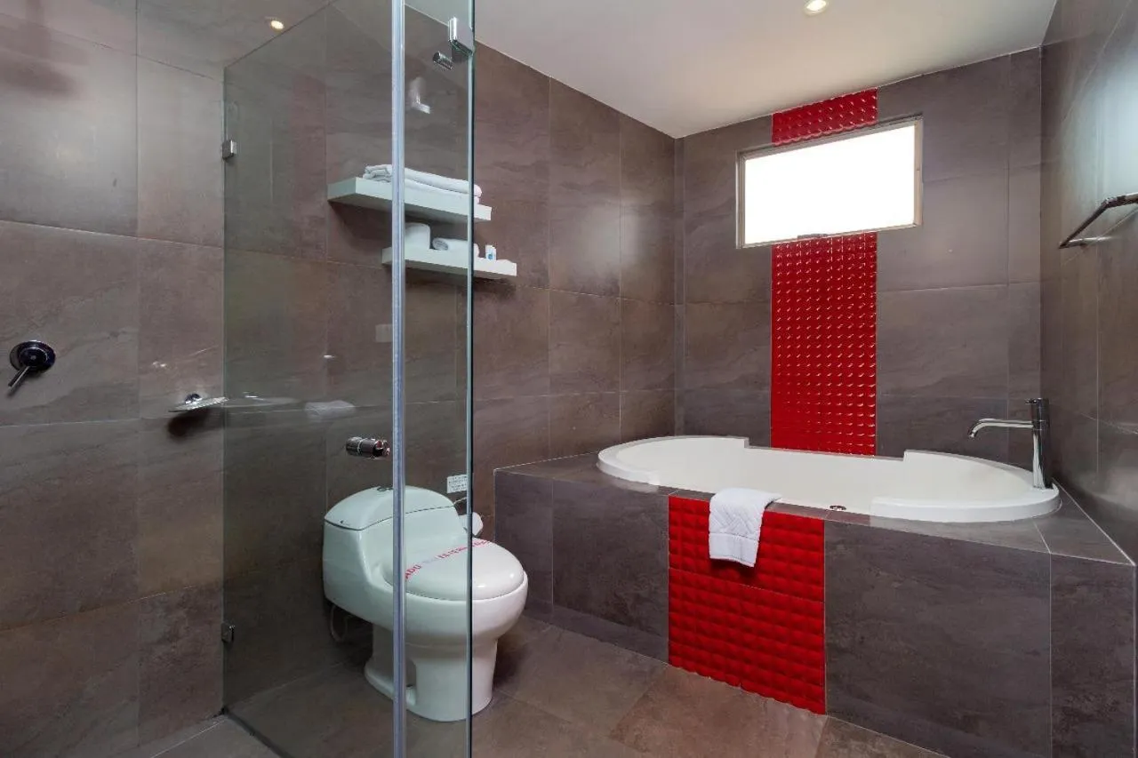 Hot Tub in Rioné Hotel Boutique