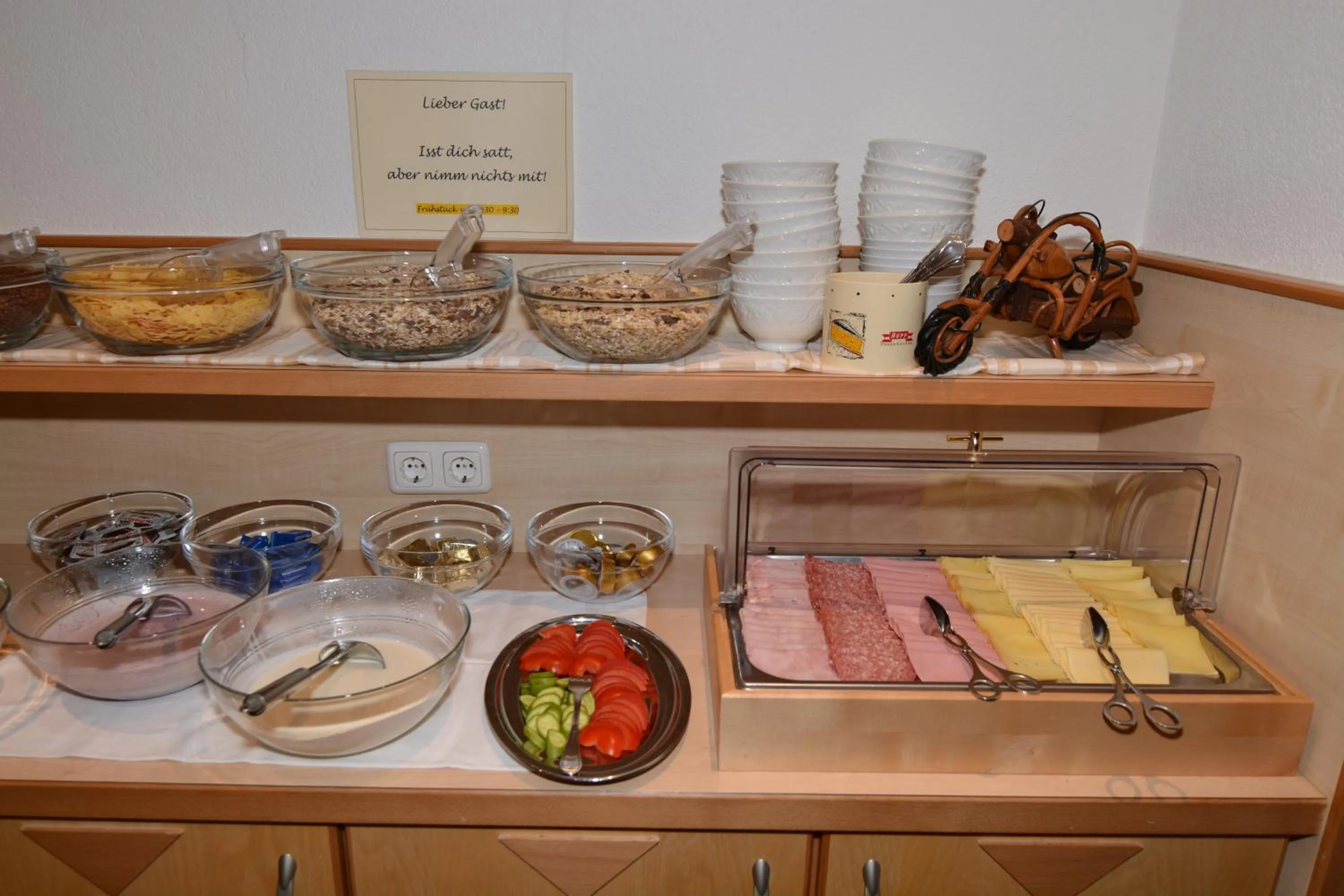 Food and drinks in Garni Dorfblick