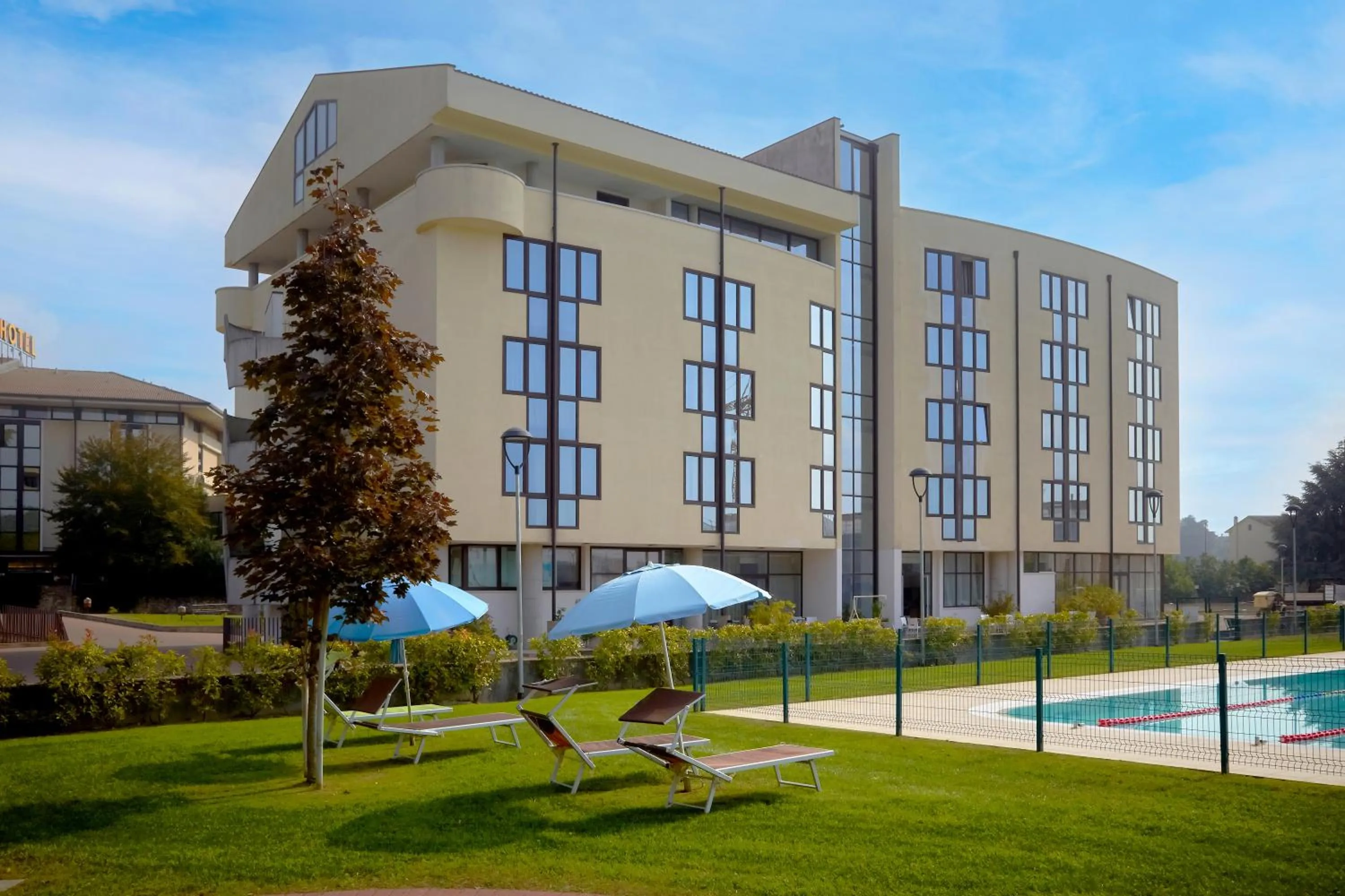 Property building in Kona Hotel Verona by Kleos Group Collection