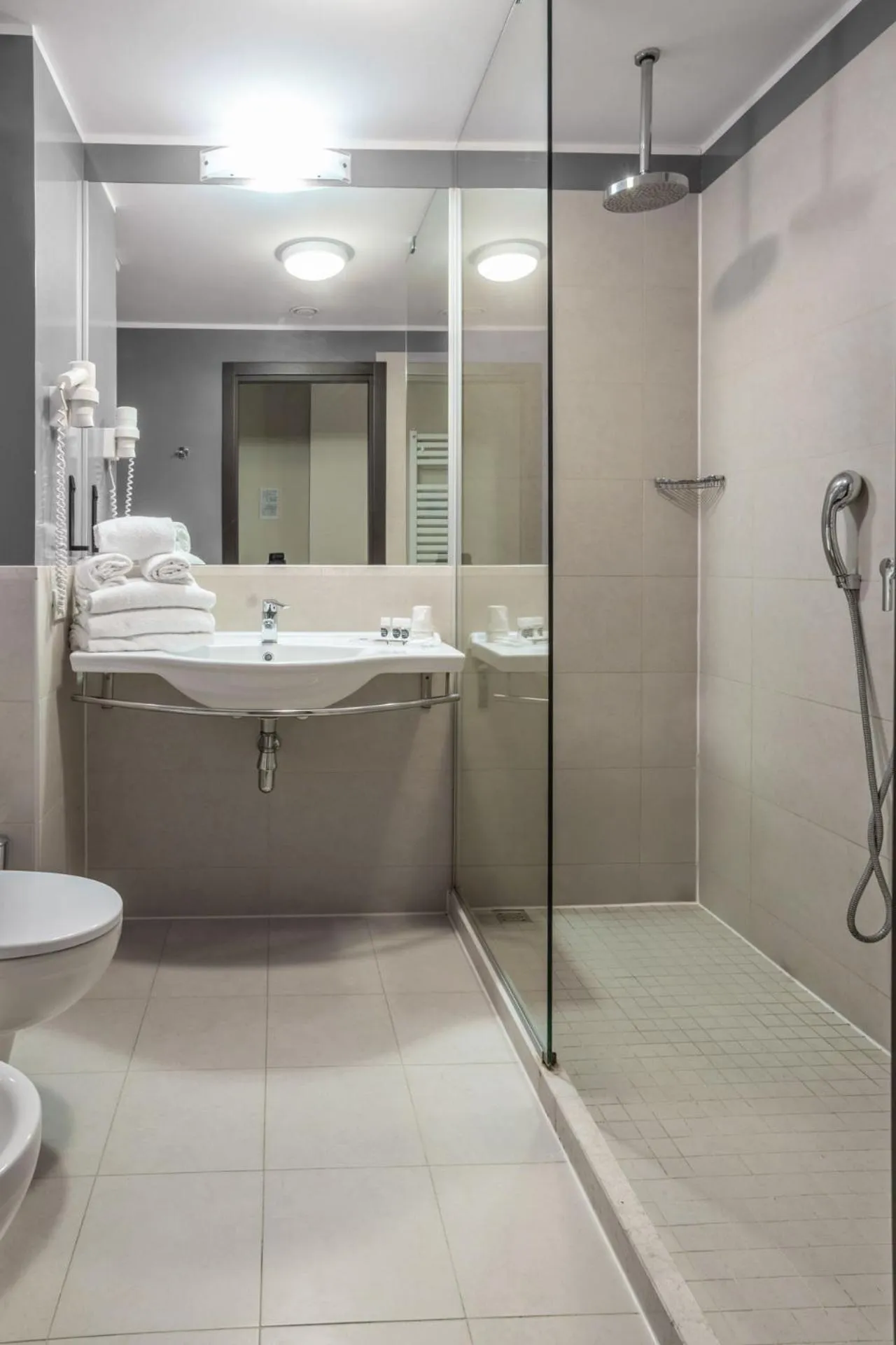 Shower in Kona Hotel Verona by Kleos Group Collection