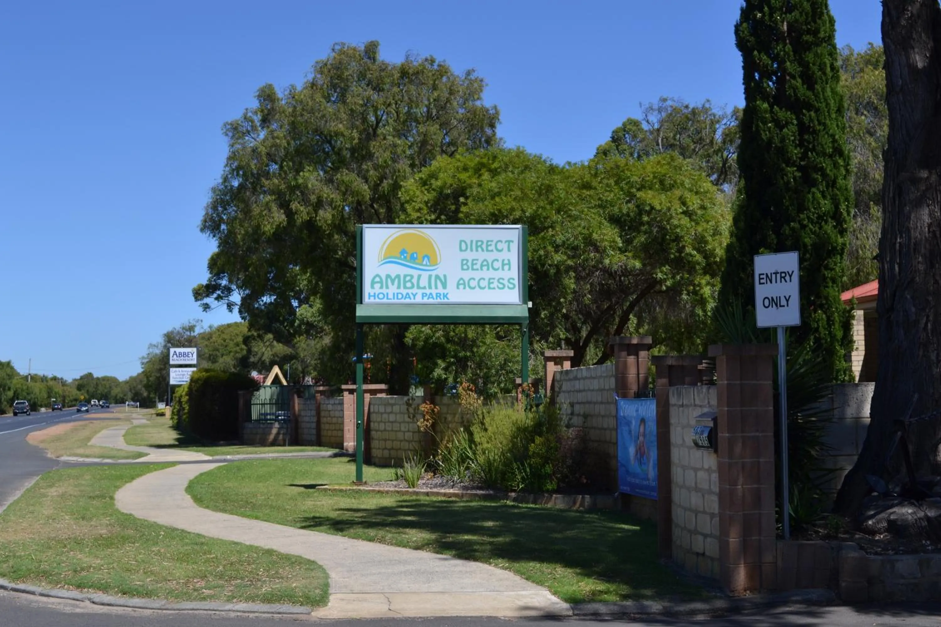 Facade/entrance in Amblin Holiday Park