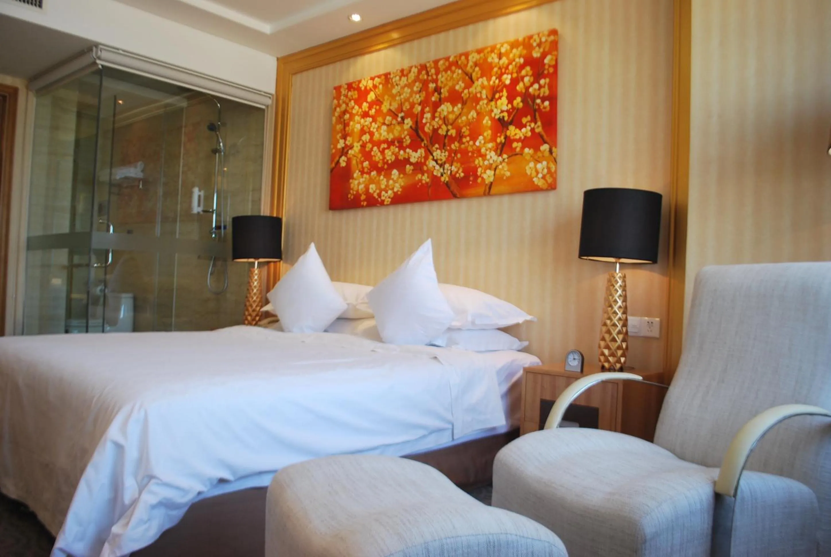 Bed in The Center Hotel Weihai