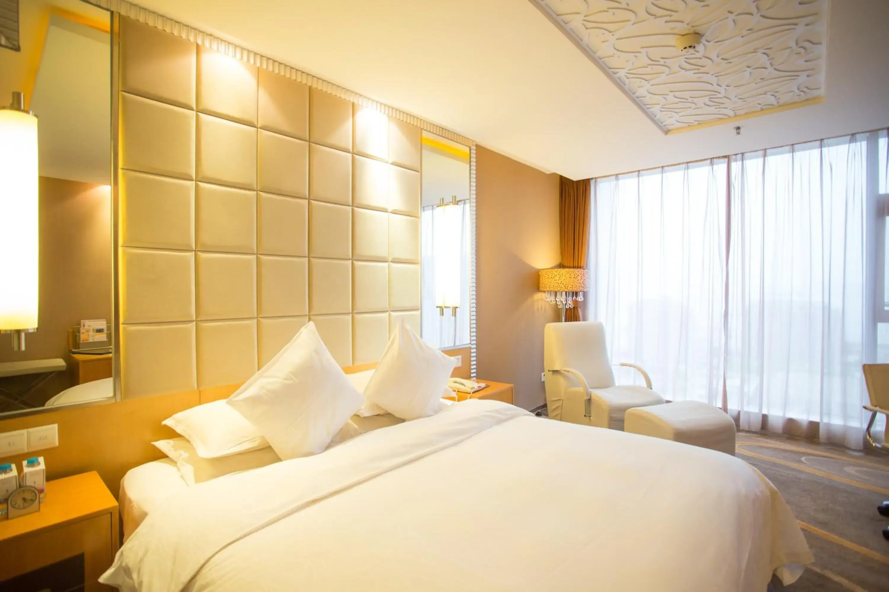 Standard Double Room with Sea View - single occupancy in The Center Hotel Weihai Standard Double Room with Sea View - single occupancy in The Center Hotel Weihai