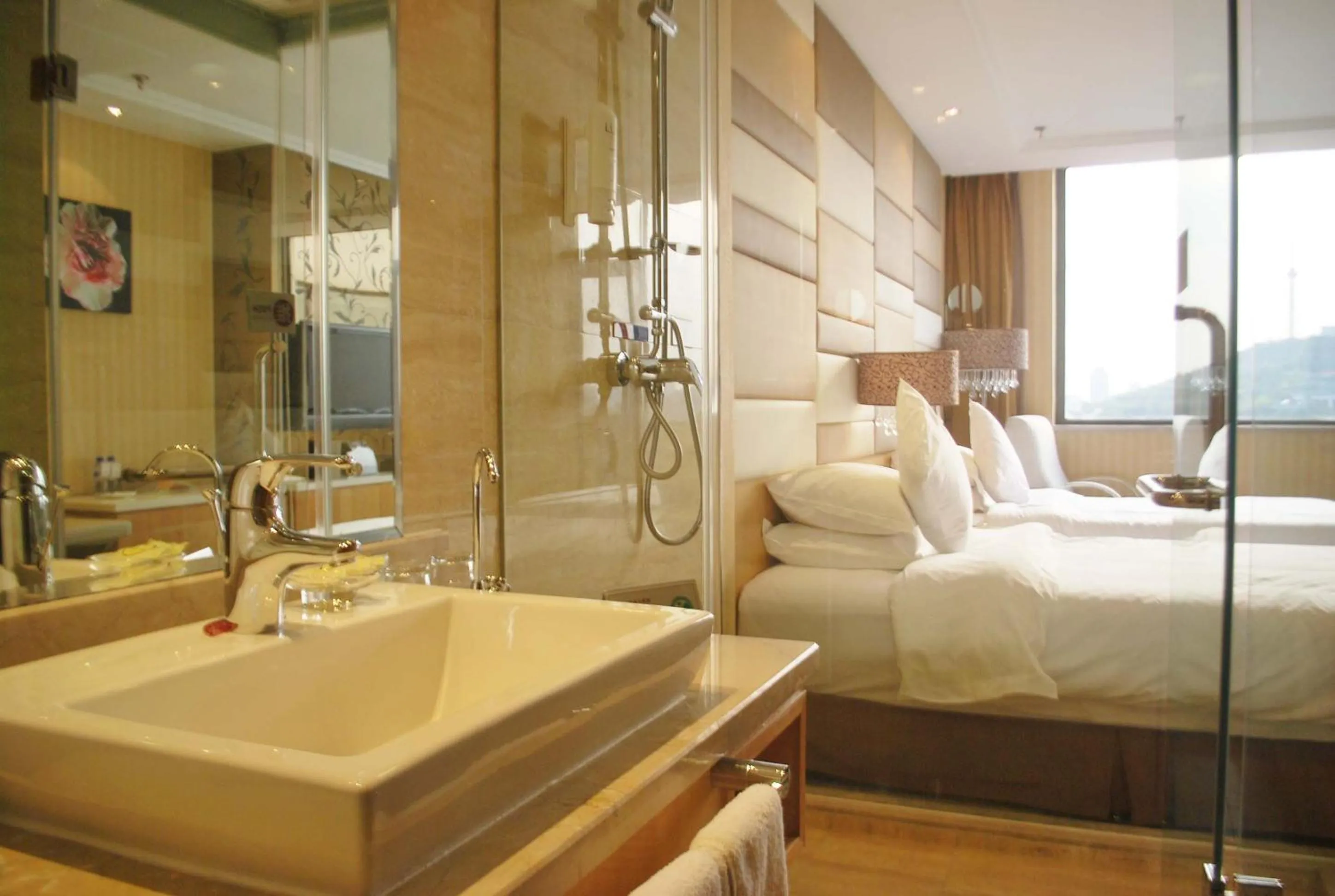 Superior Twin Room in The Center Hotel Weihai