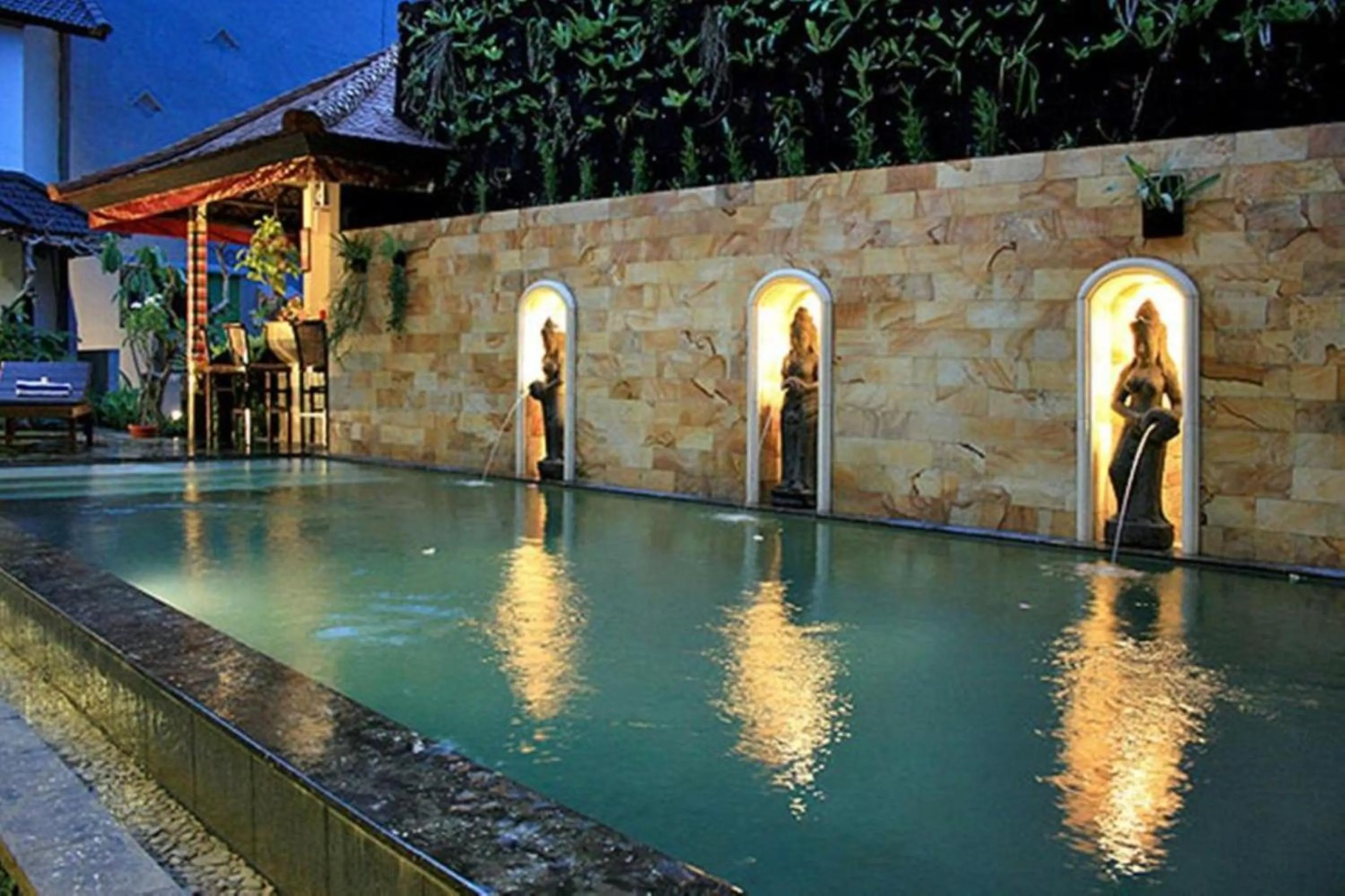 Swimming pool in Taman Ayu Legian Hotel