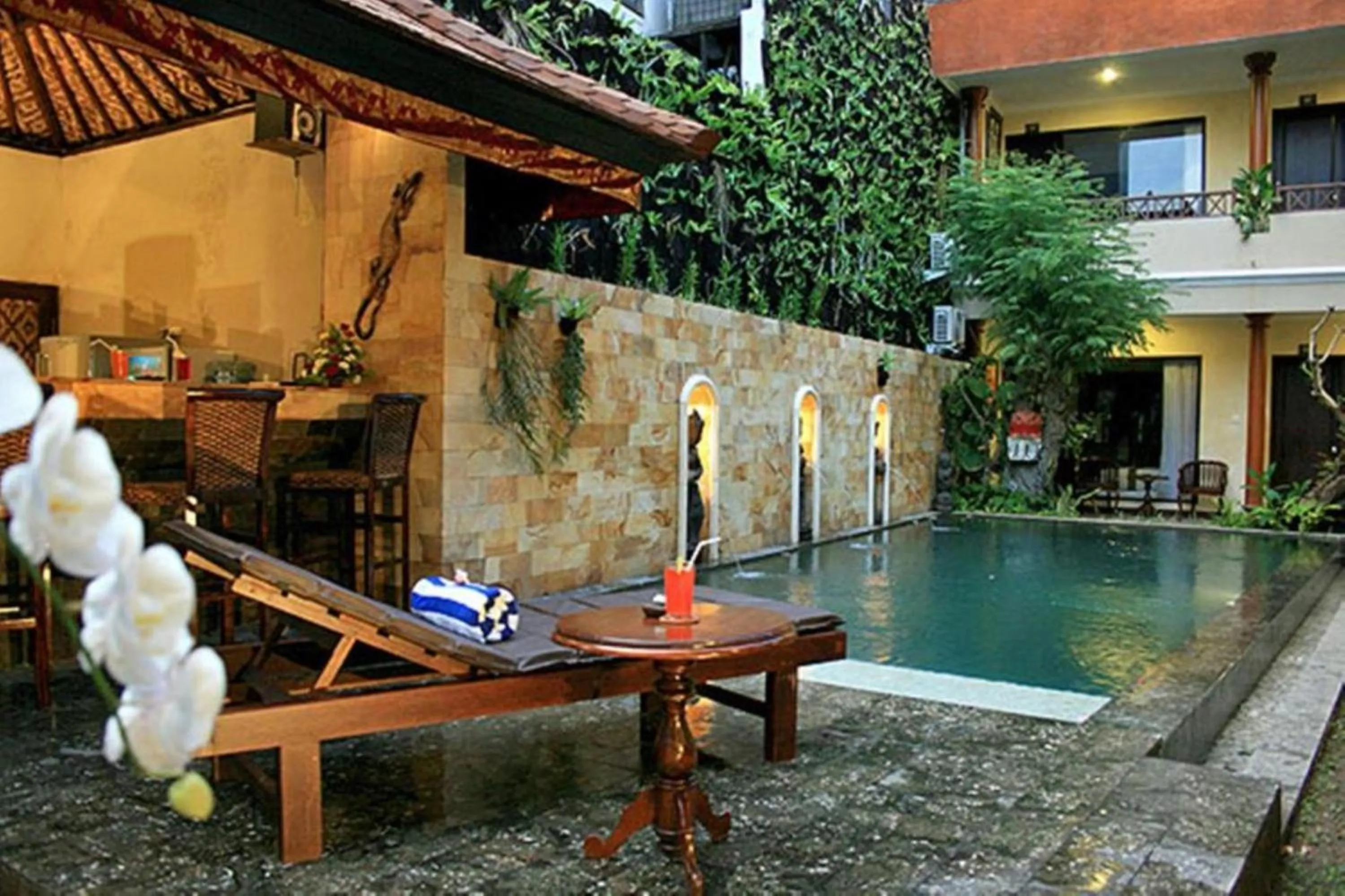 Swimming pool in Taman Ayu Legian Hotel