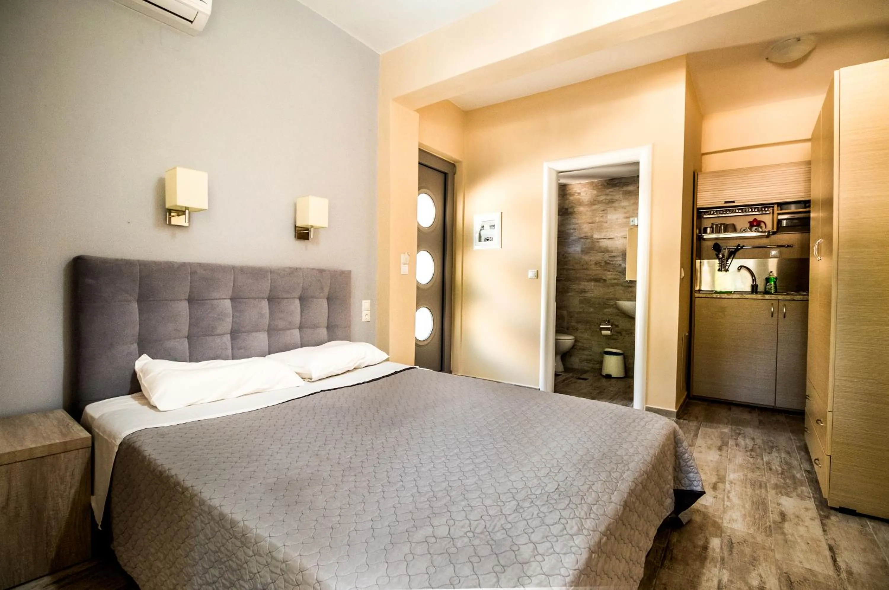 Superior Studio in Nefeli