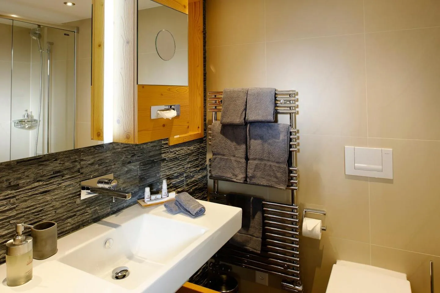 Bathroom in Aspen Alpine Lifestyle Hotel