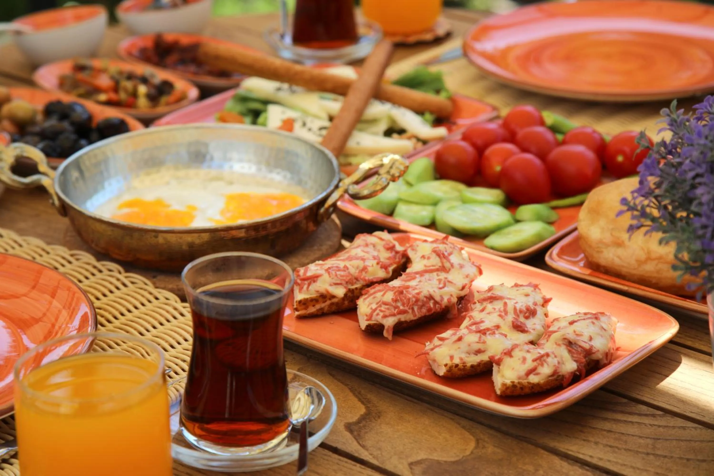 Food and drinks in Huzurla otel
