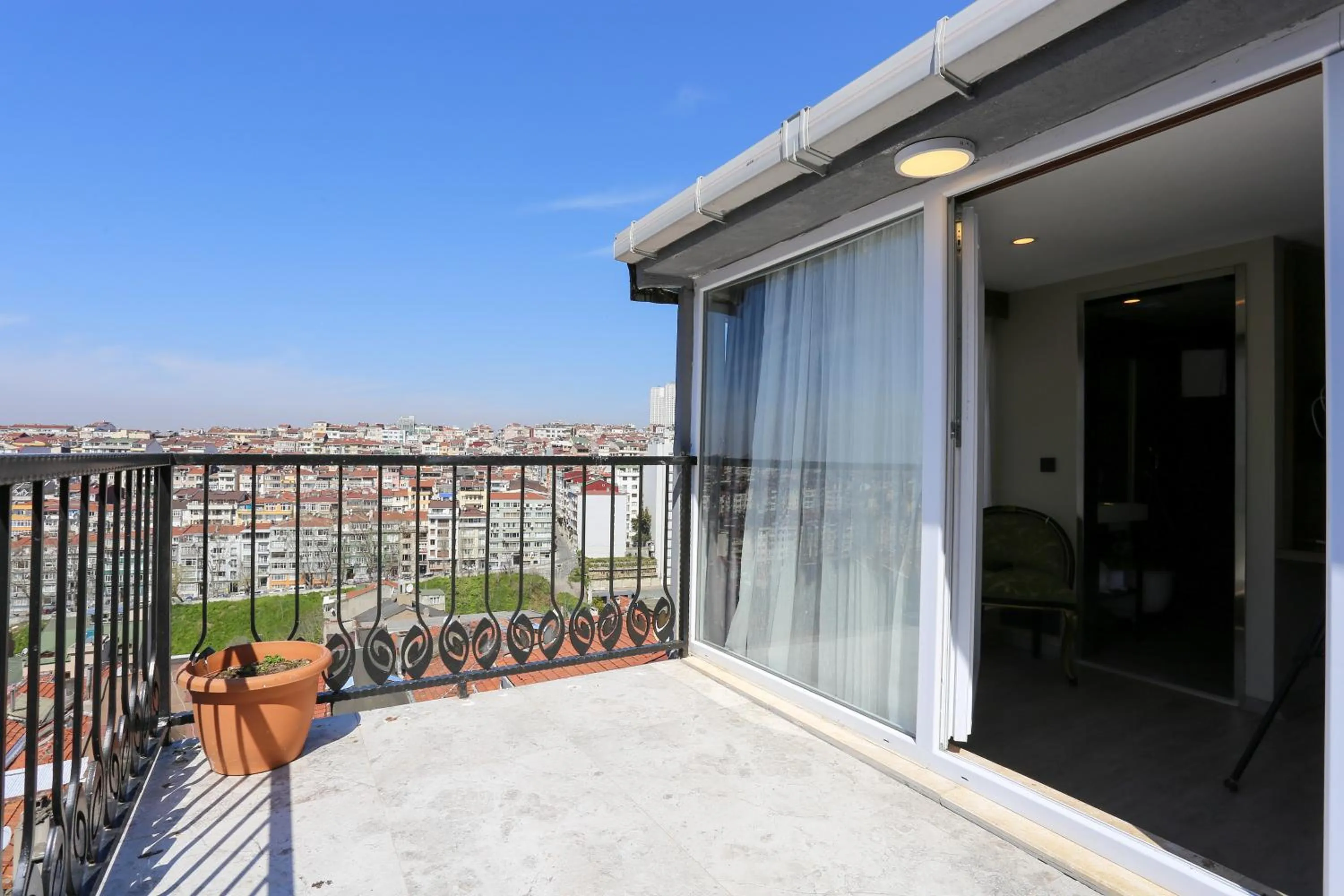 Balcony/Terrace in Arach Hotel Harbiye