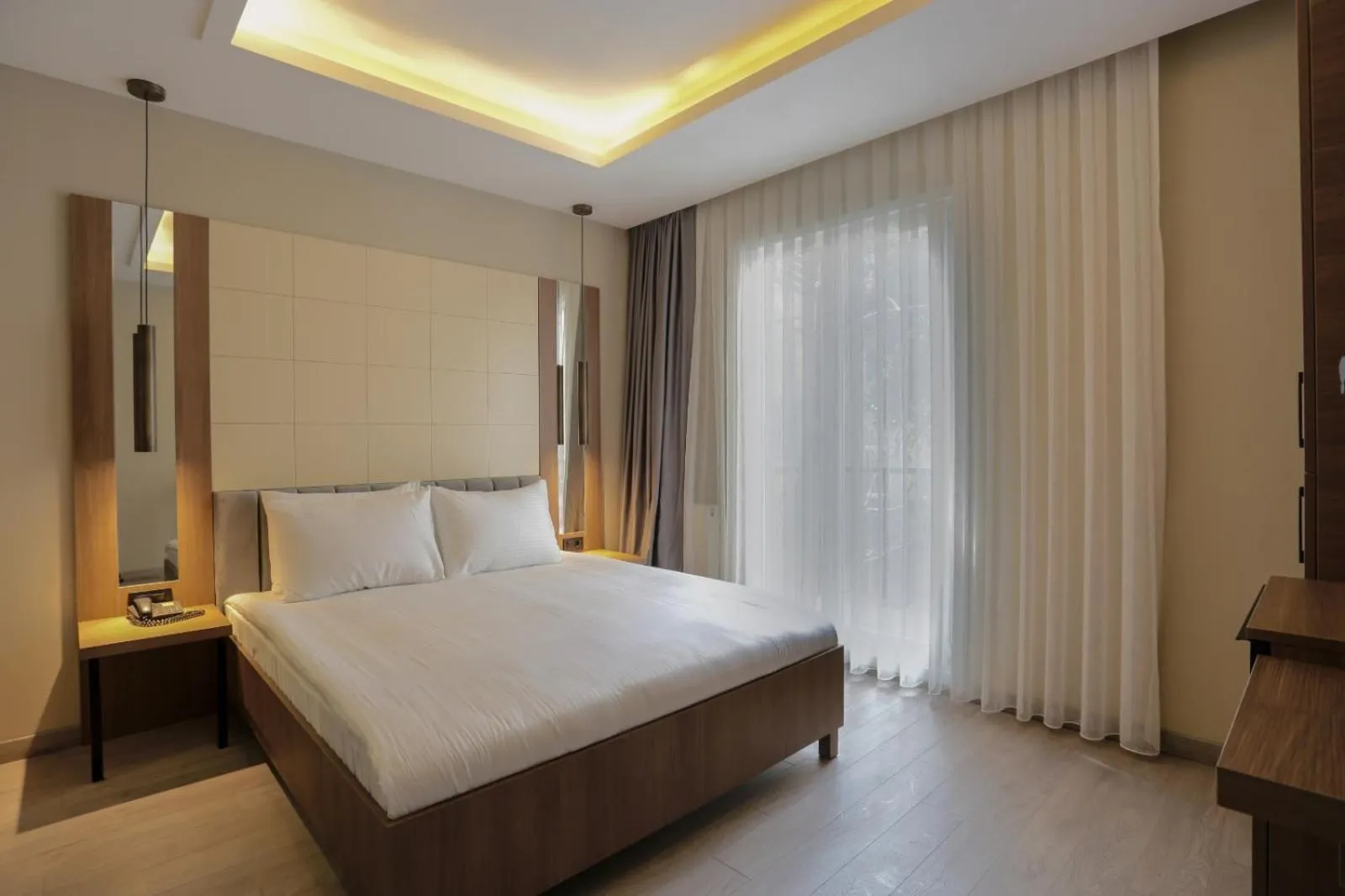 Photo of the whole room, Bed in Arach Hotel Harbiye