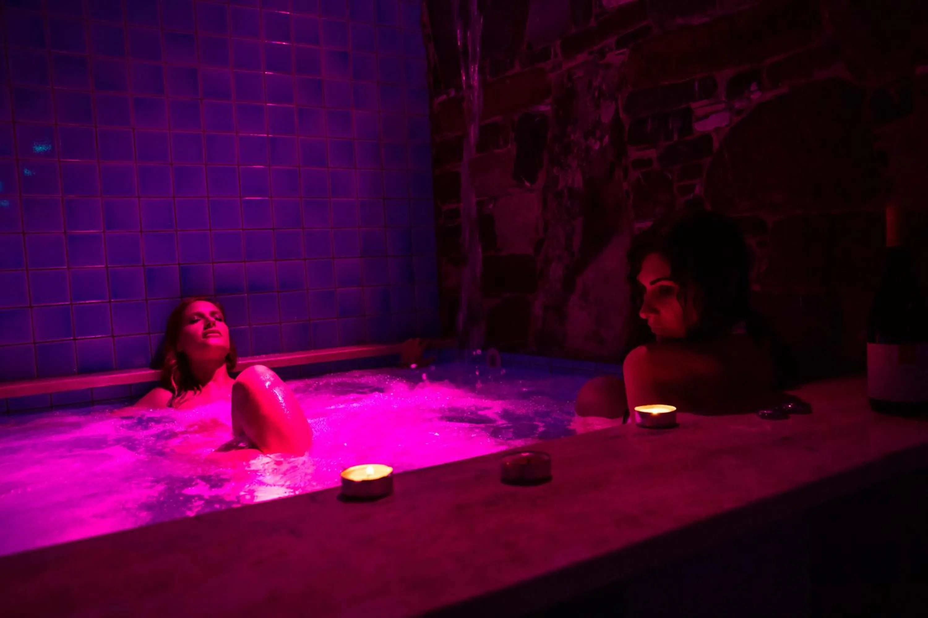 Hot Tub in L' Aia Resort