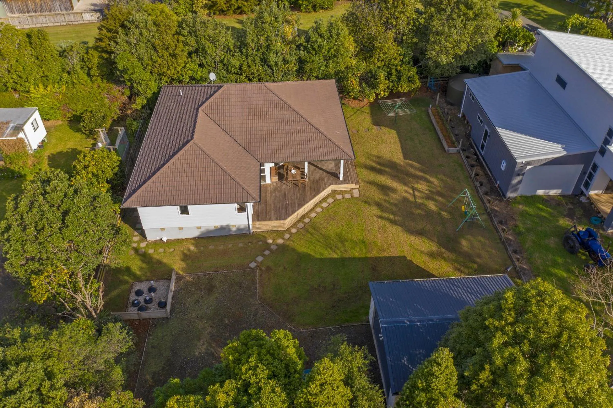 Shower in Hahei Haven - Hahei Holiday Home