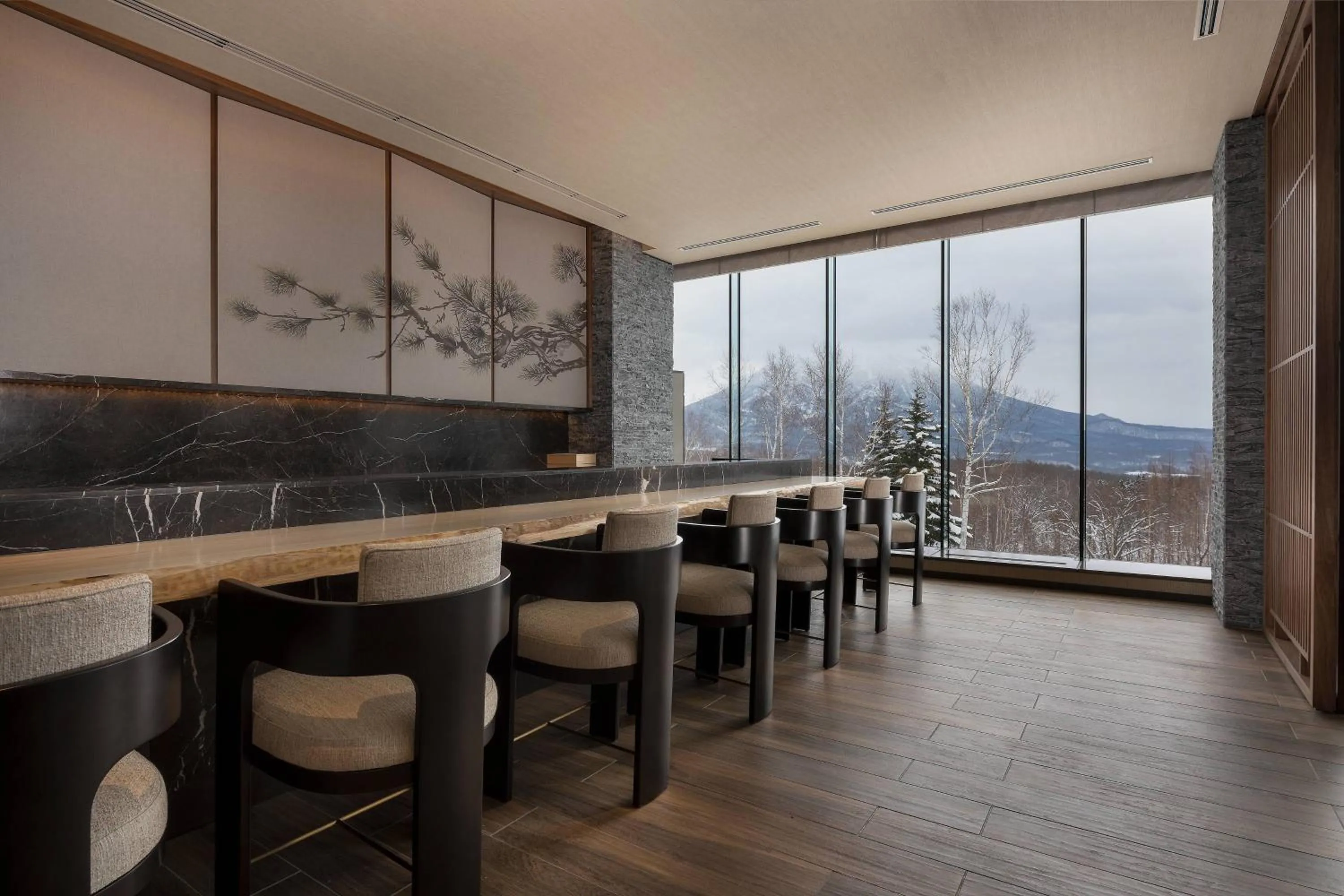 Lounge or bar in Higashiyama Niseko Village, a Ritz-Carlton Reserve