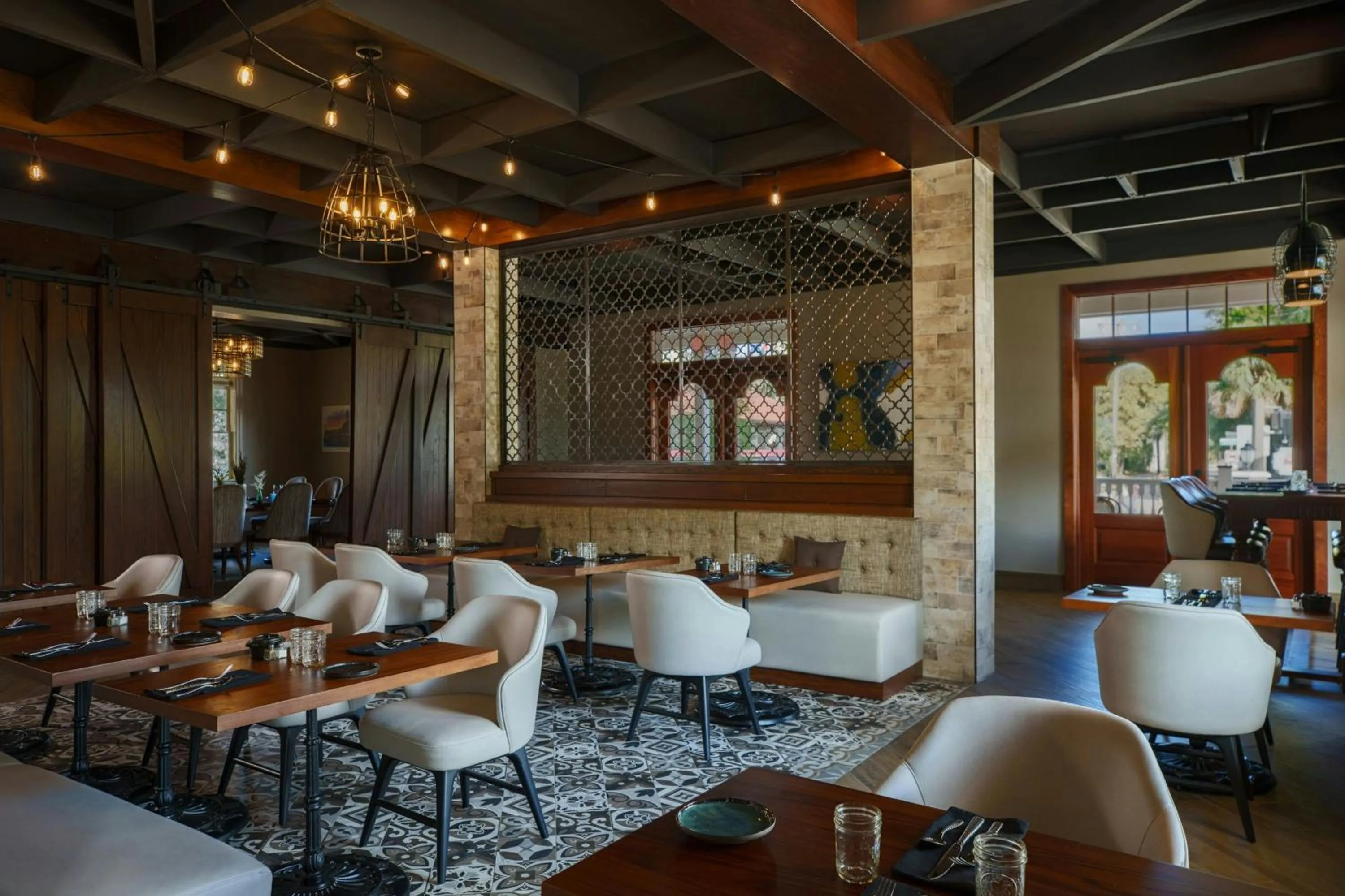 Lounge or bar in Renaissance St. Augustine Historic Downtown Hotel