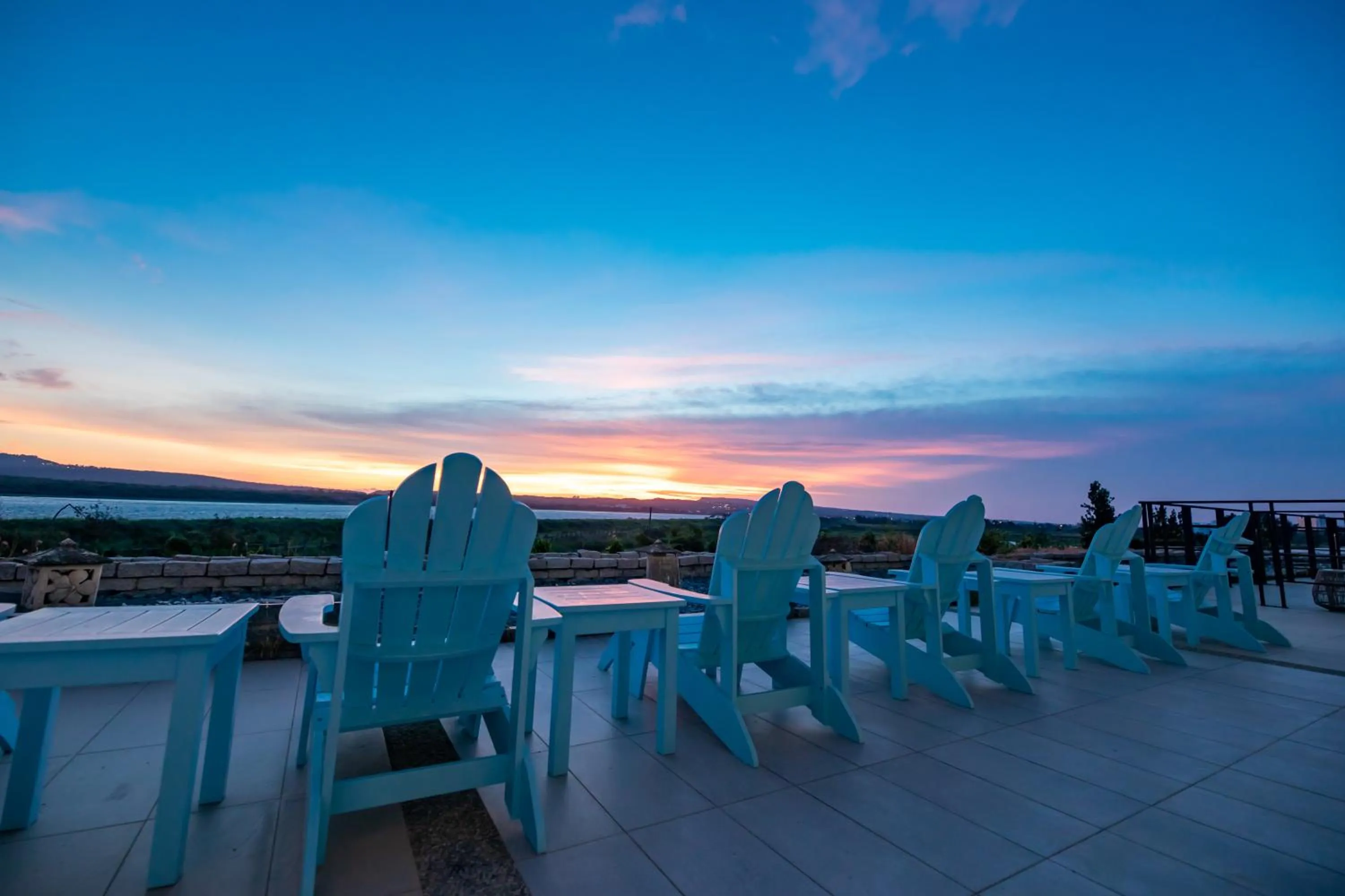 Natural landscape in Lovestar Lakeside Hotel - Starlight Building