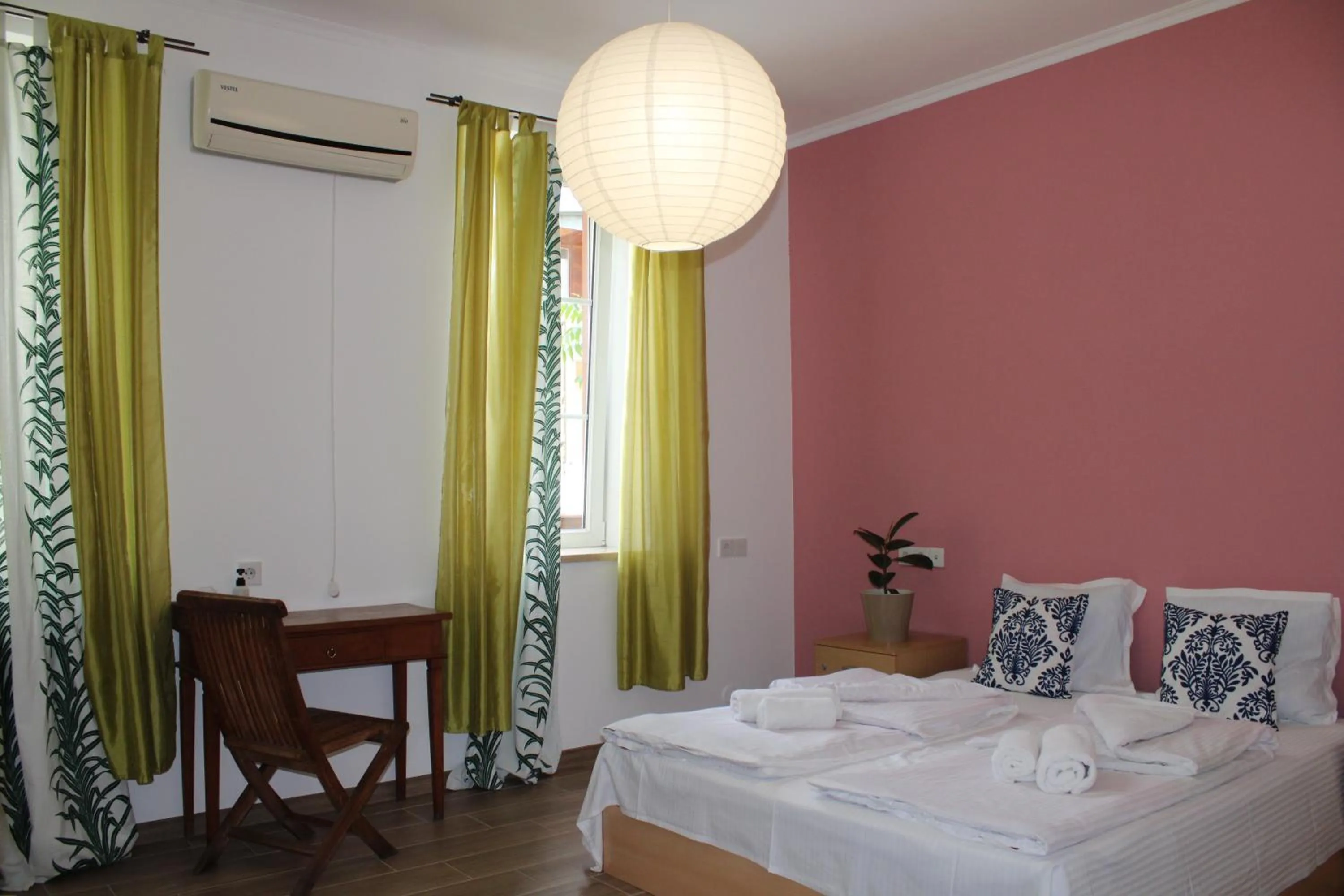 Photo of the whole room, Bed in JR's House