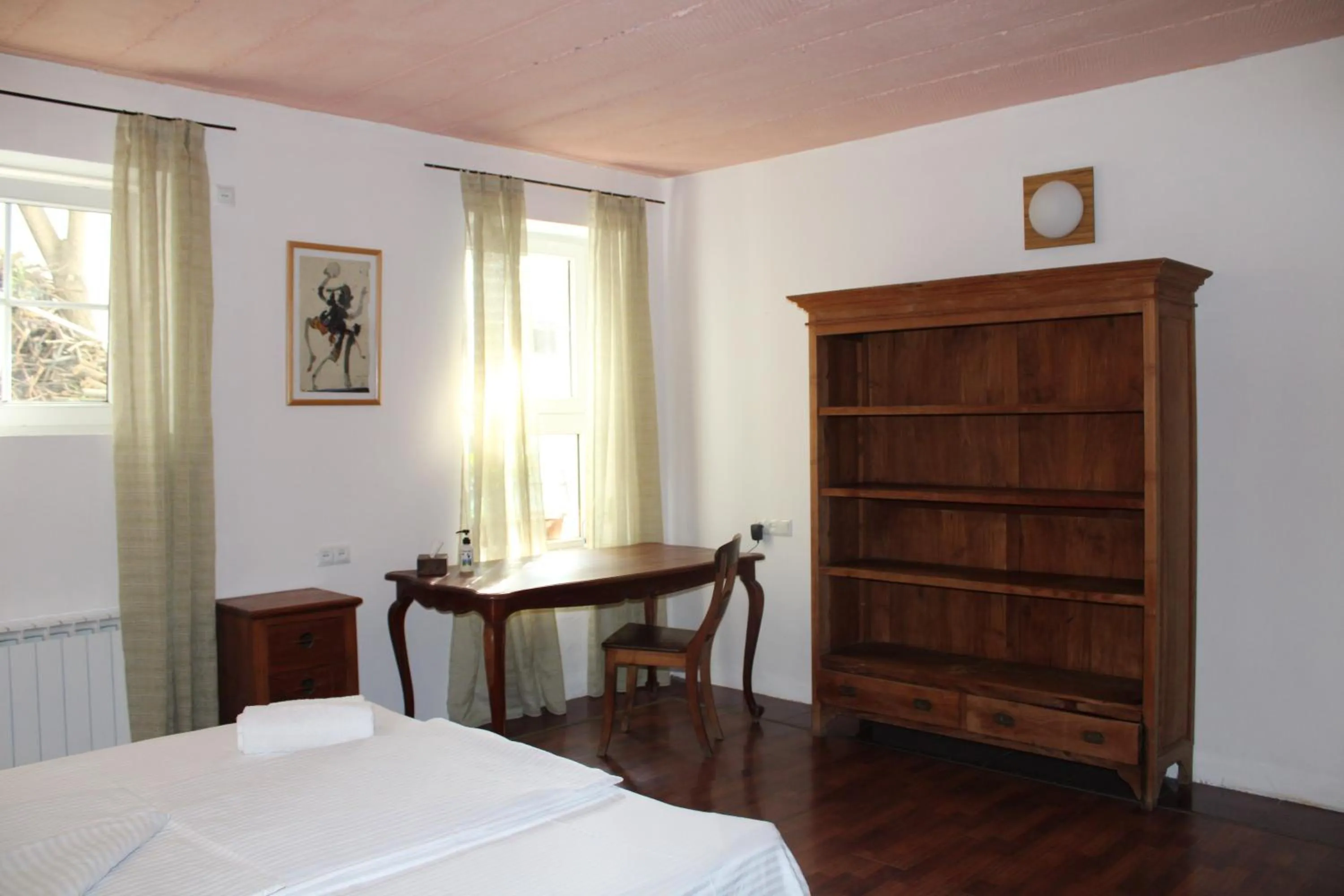 Photo of the whole room, Bed in JR's House