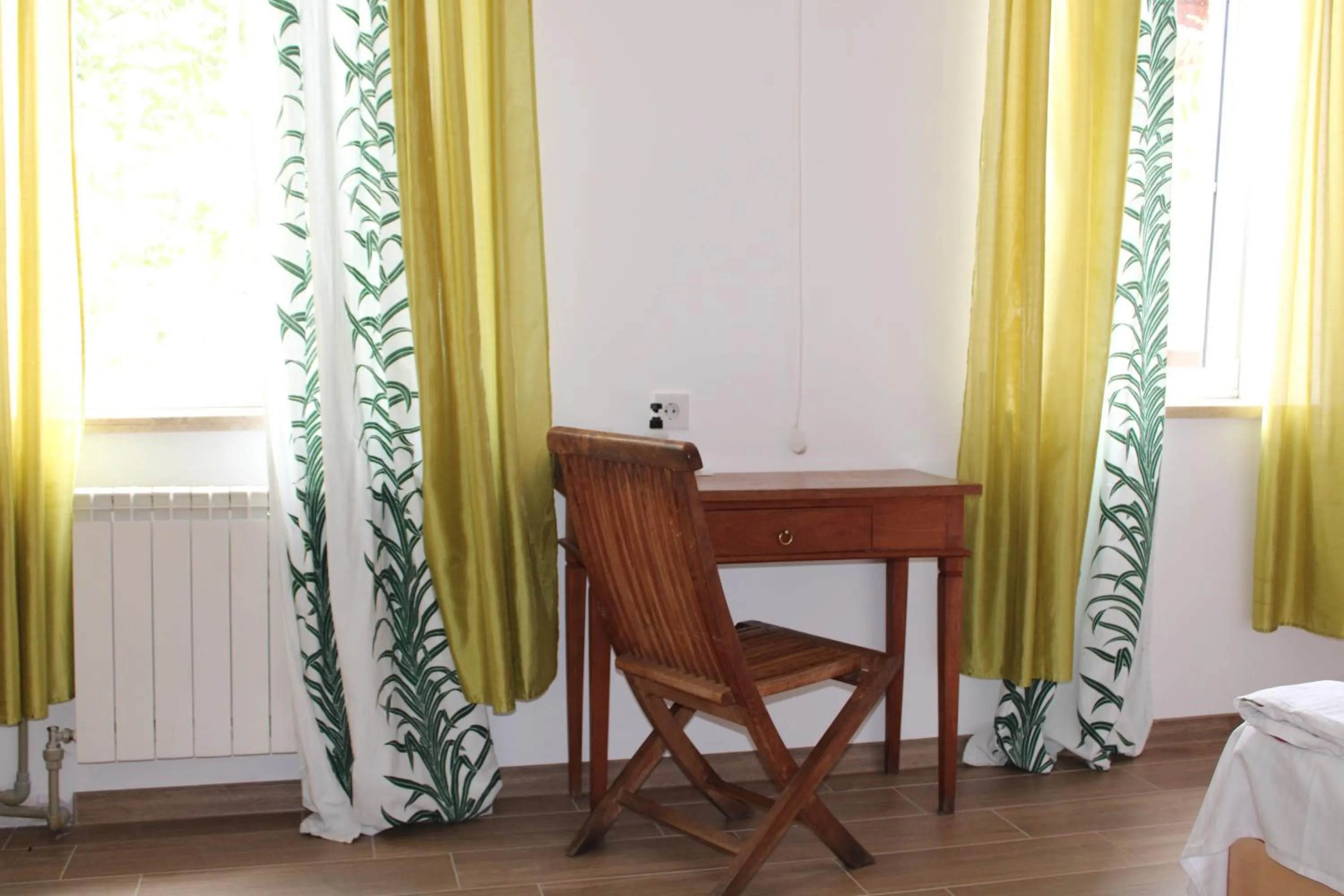 hair dresser in JR's House