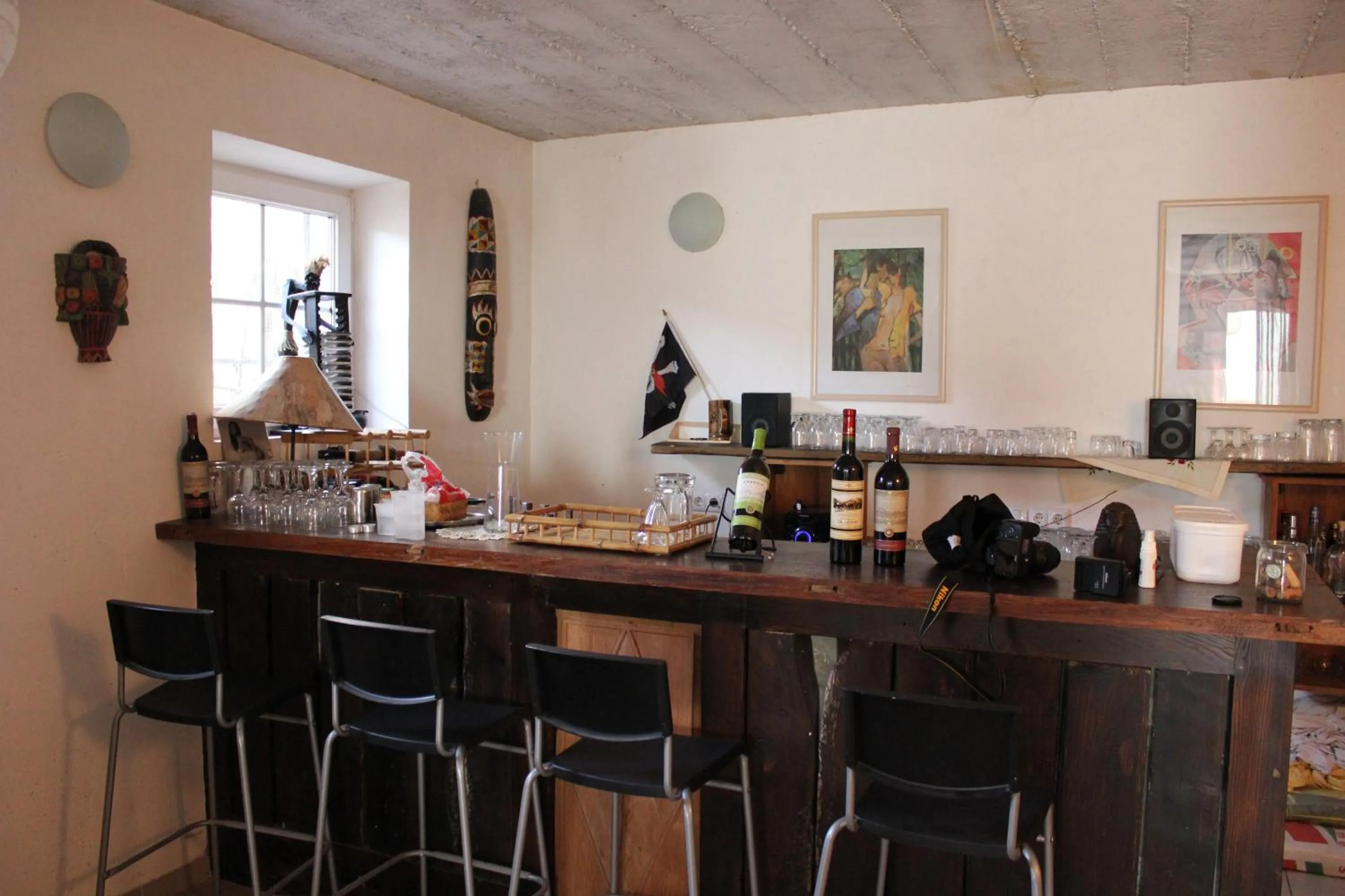 Lounge or bar in JR's House