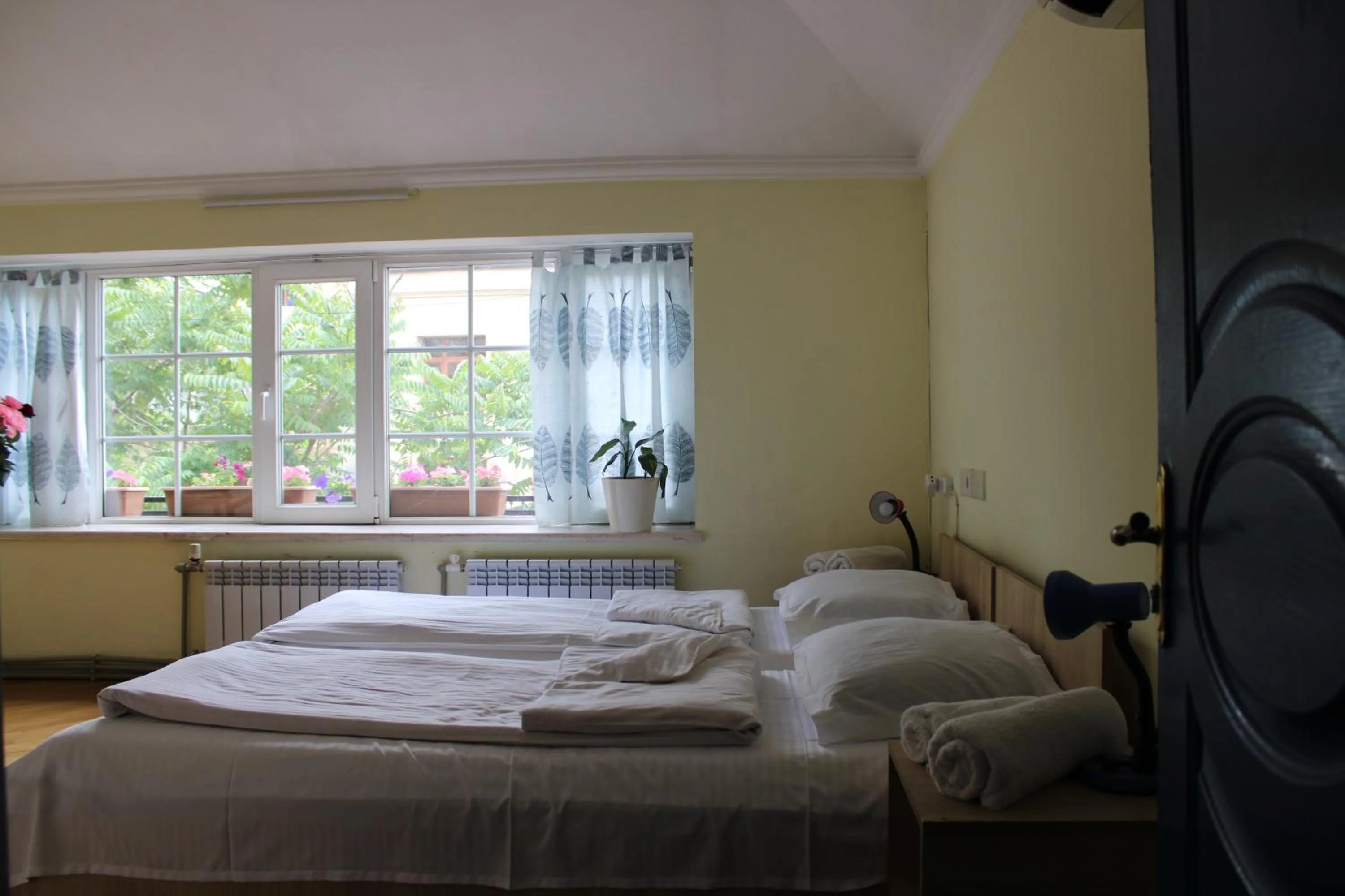 Bedroom, Bed in JR's House