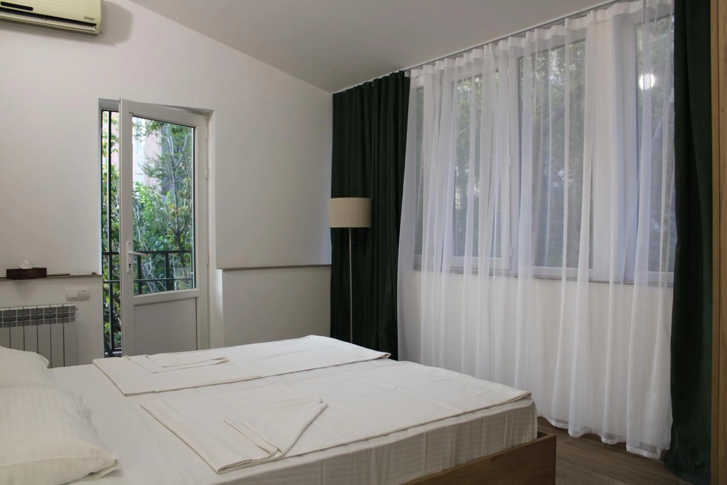 Bedroom, Bed in JR's House