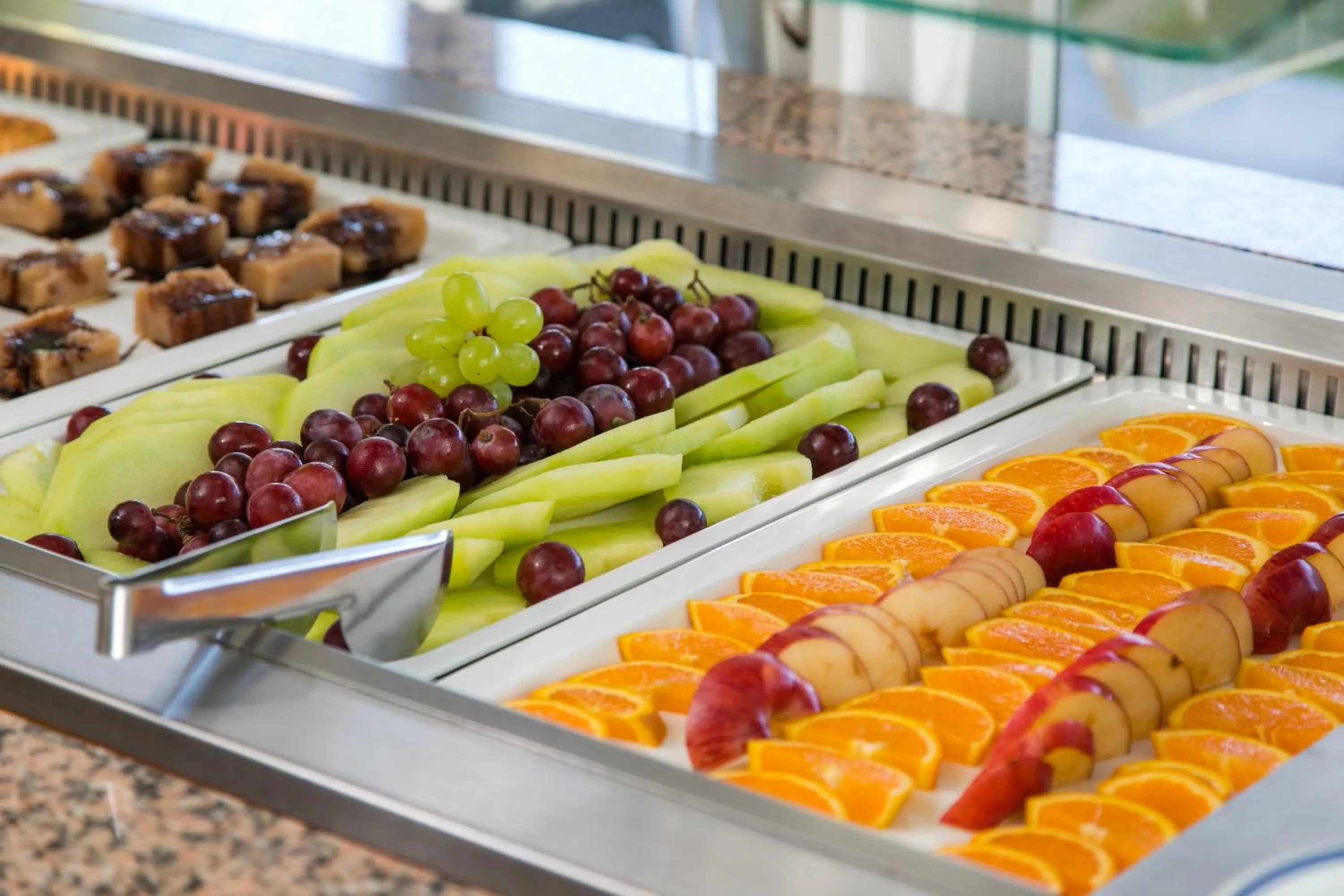 Restaurant/places to eat in Resol Hotel