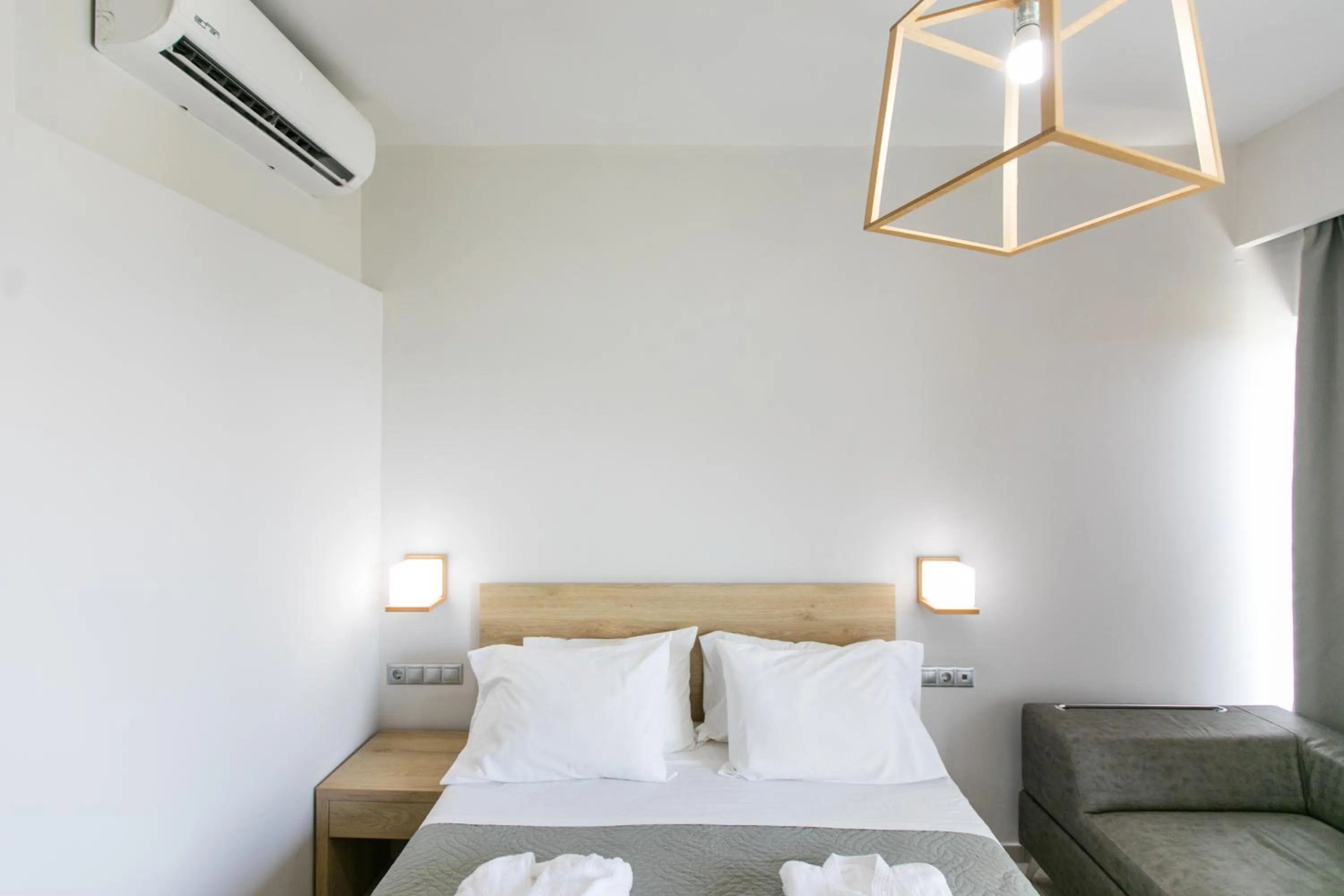 Bedroom, Bed in Resol Hotel