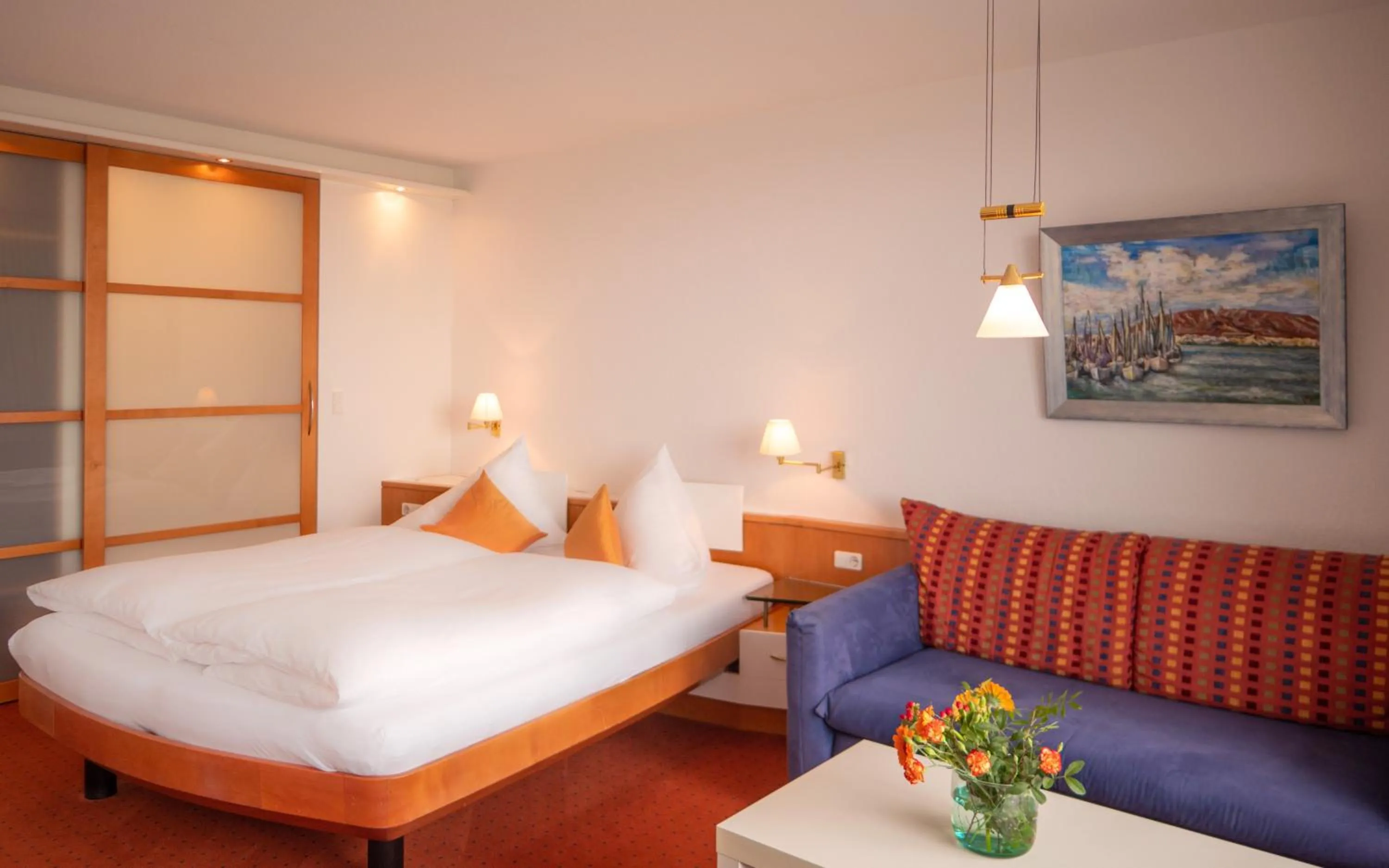 Photo of the whole room, Bed in Hanseat