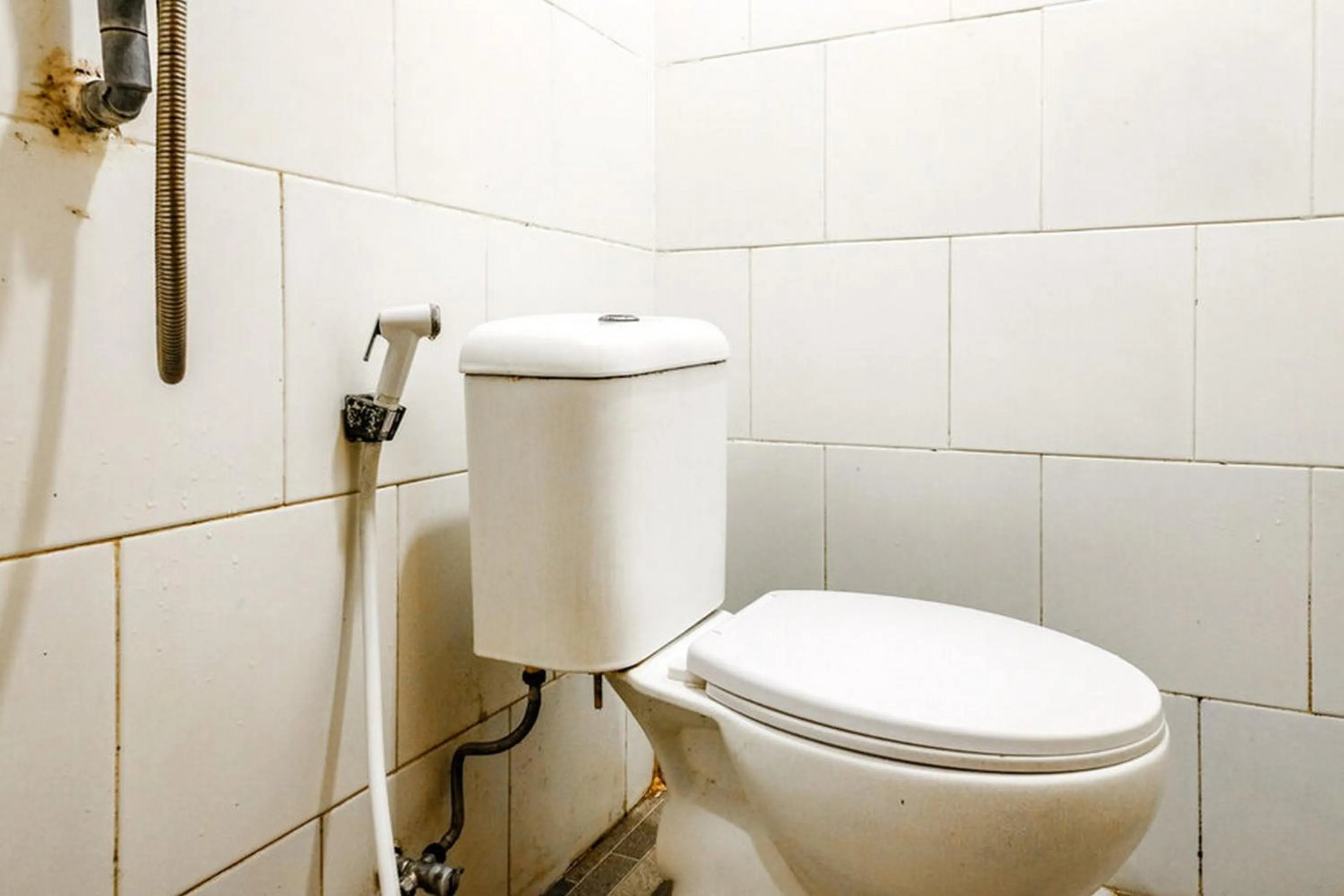 Toilet in Marson Interkota Residence Mitra RedDoorz