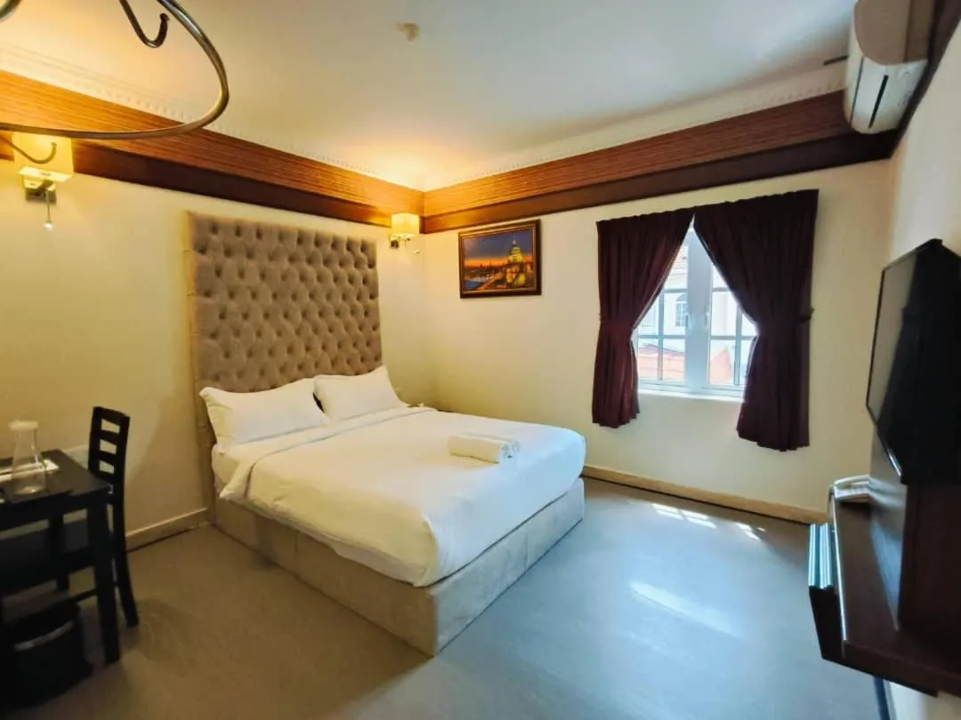 Bedroom, Bed in Seriental Hotel I check in 3pm-11pm only