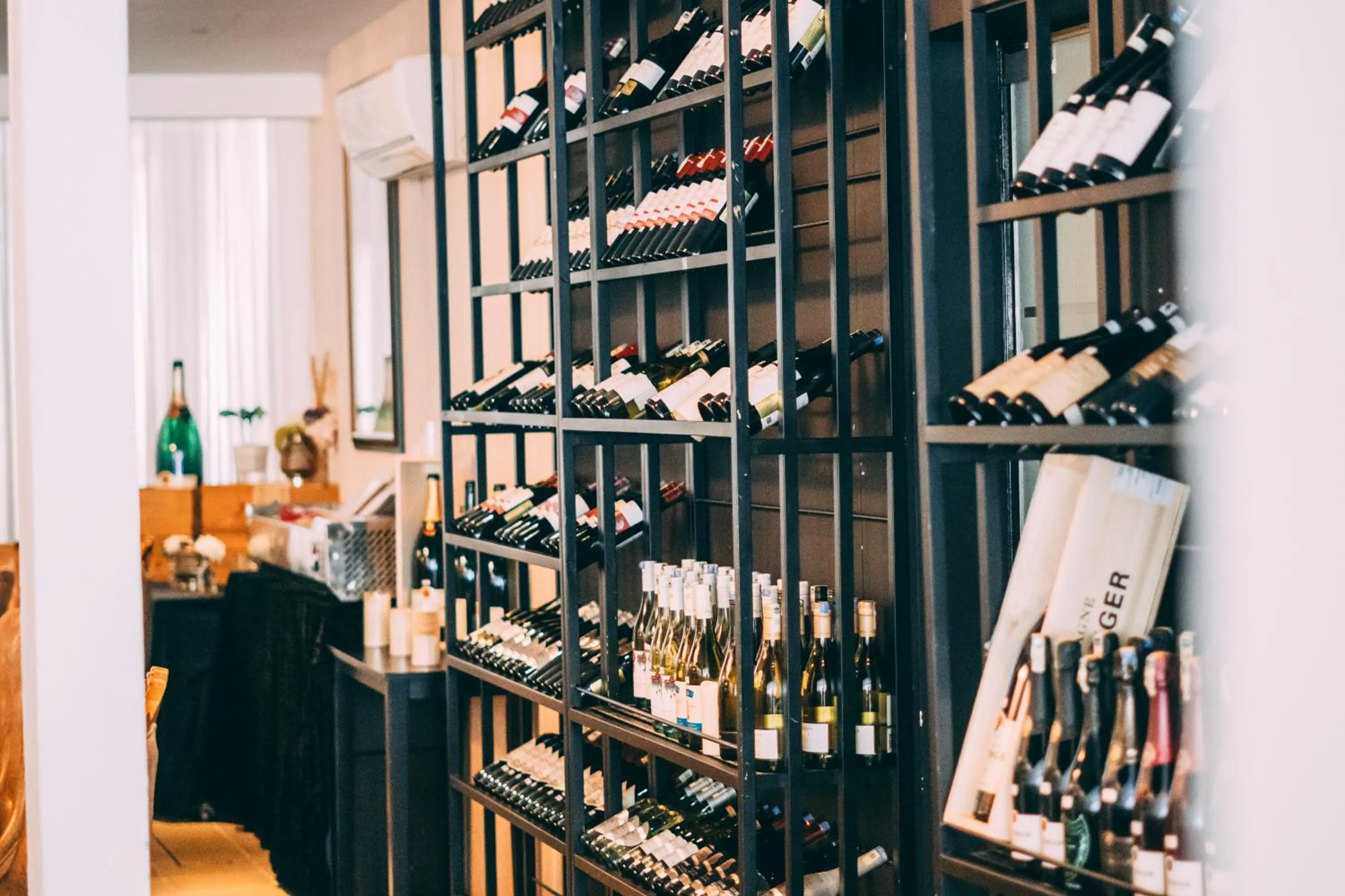 Restaurant/places to eat in Seriental Hotel I check in 3pm-11pm only